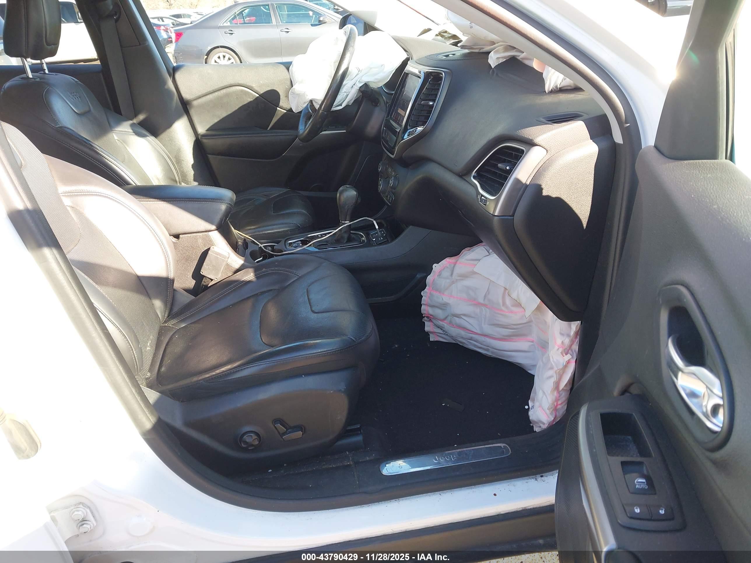 JEEP CHEROKEE image 5