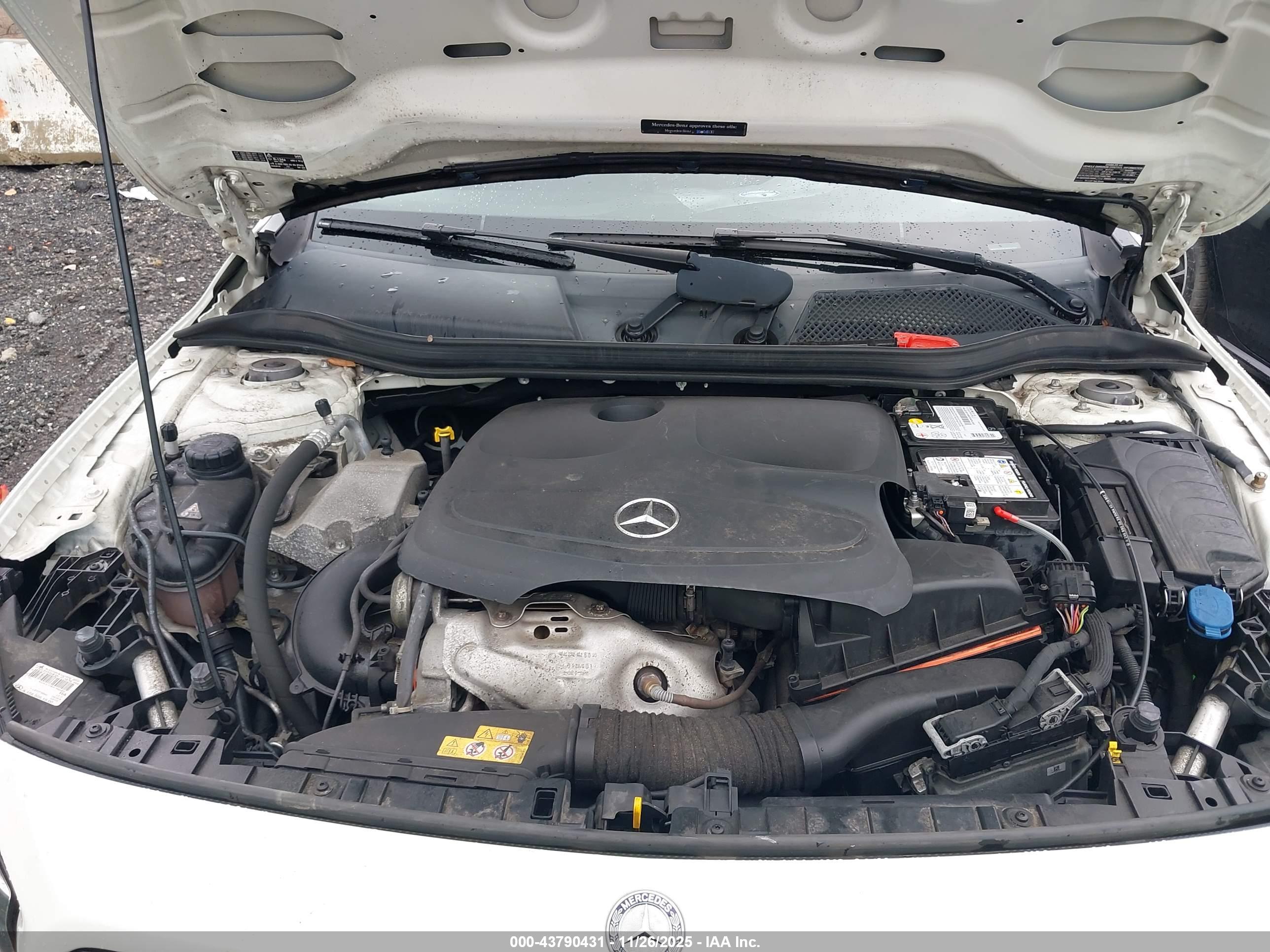 MERCEDES-BENZ GLA image 10
