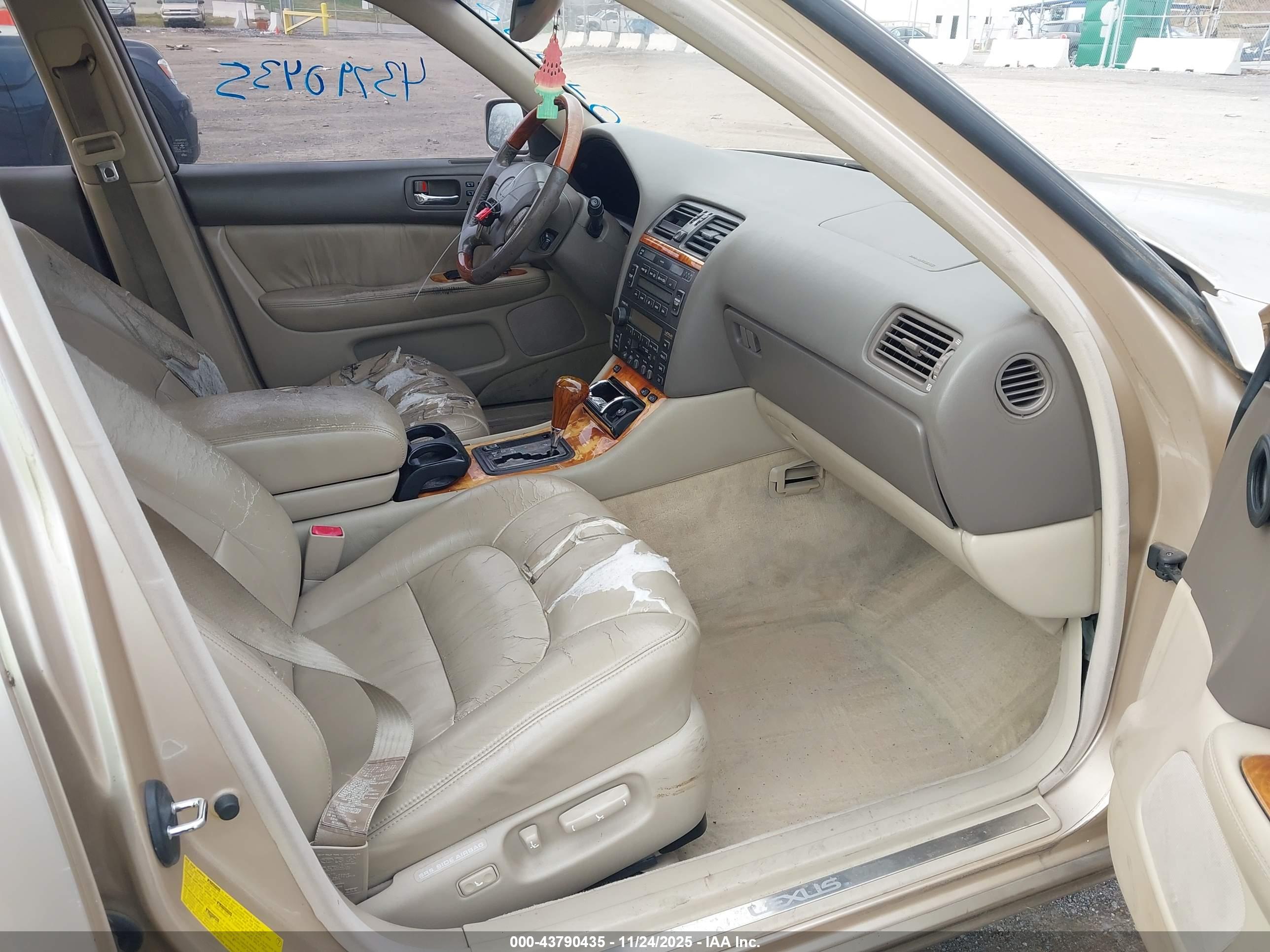 LEXUS LS image 5