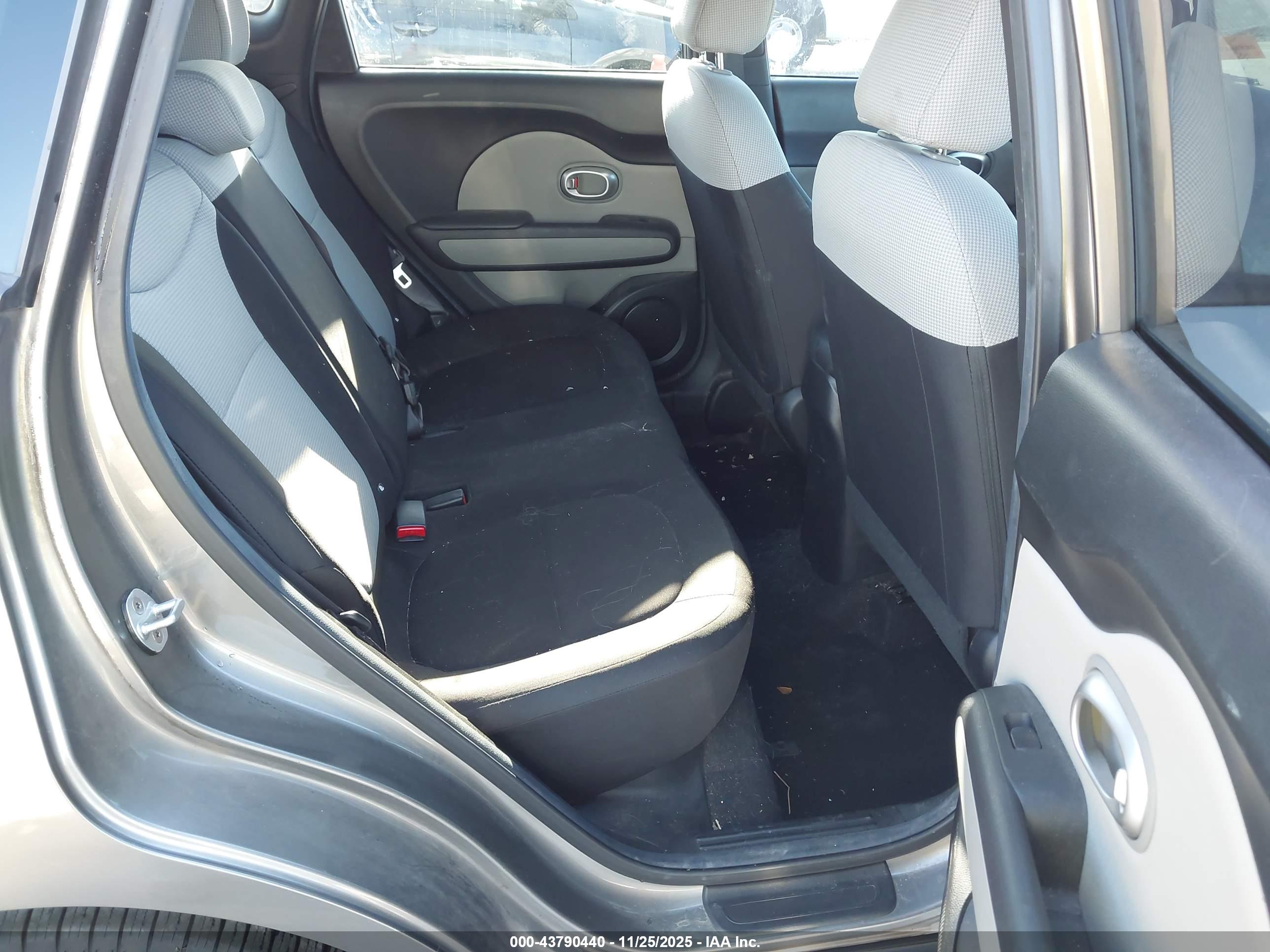 KIA SOUL image 8