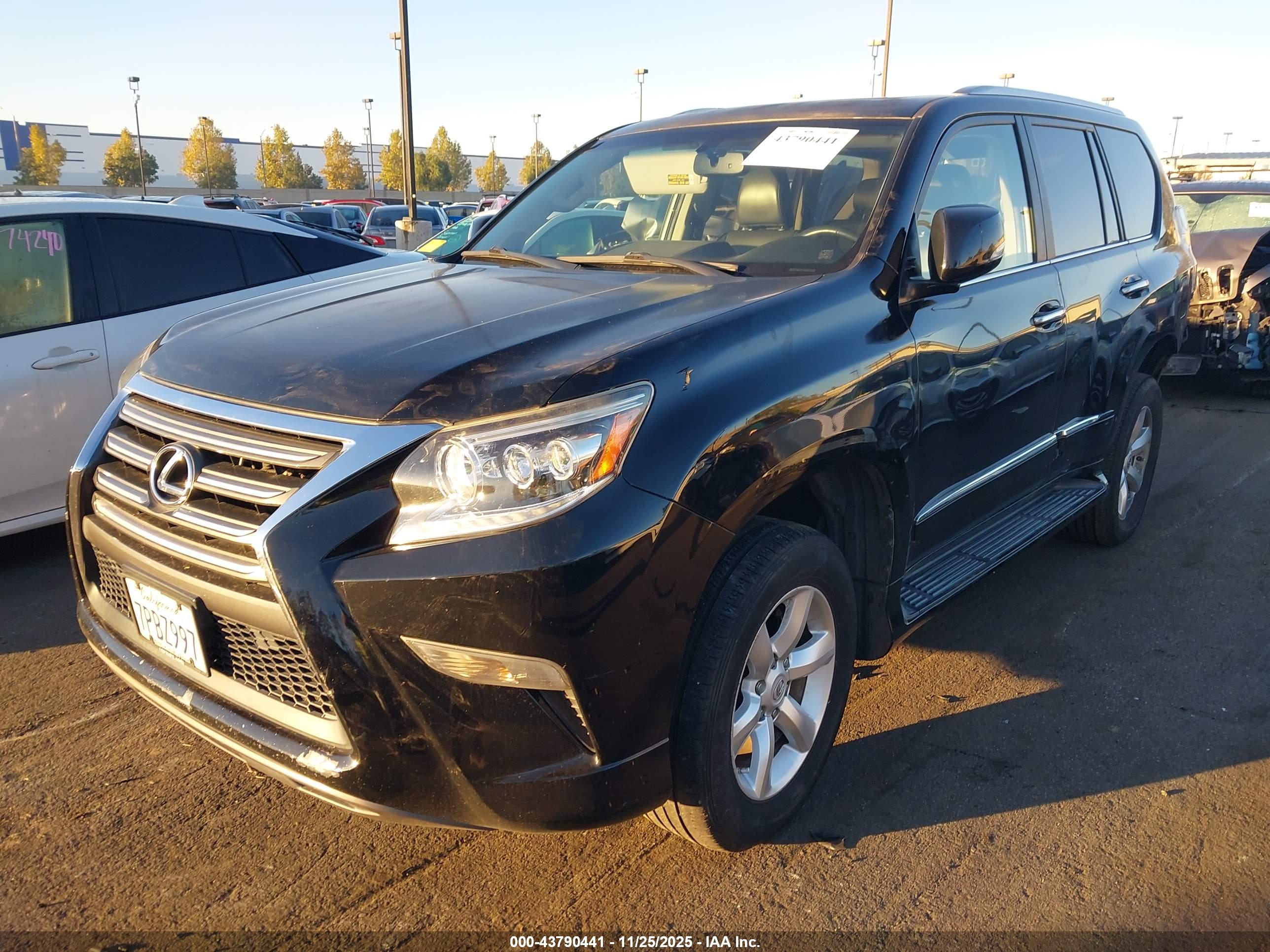 LEXUS GX image 2