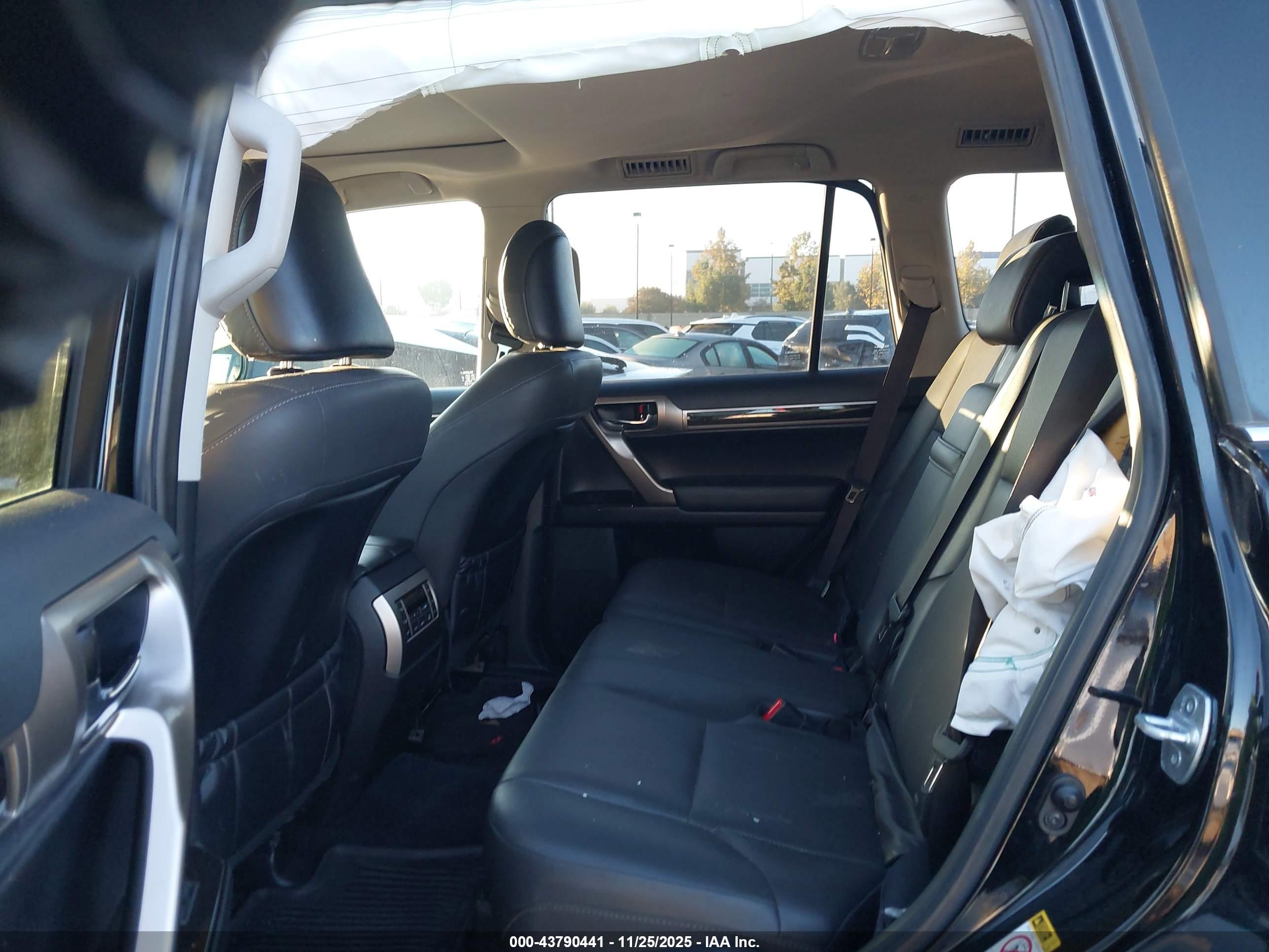 LEXUS GX image 8