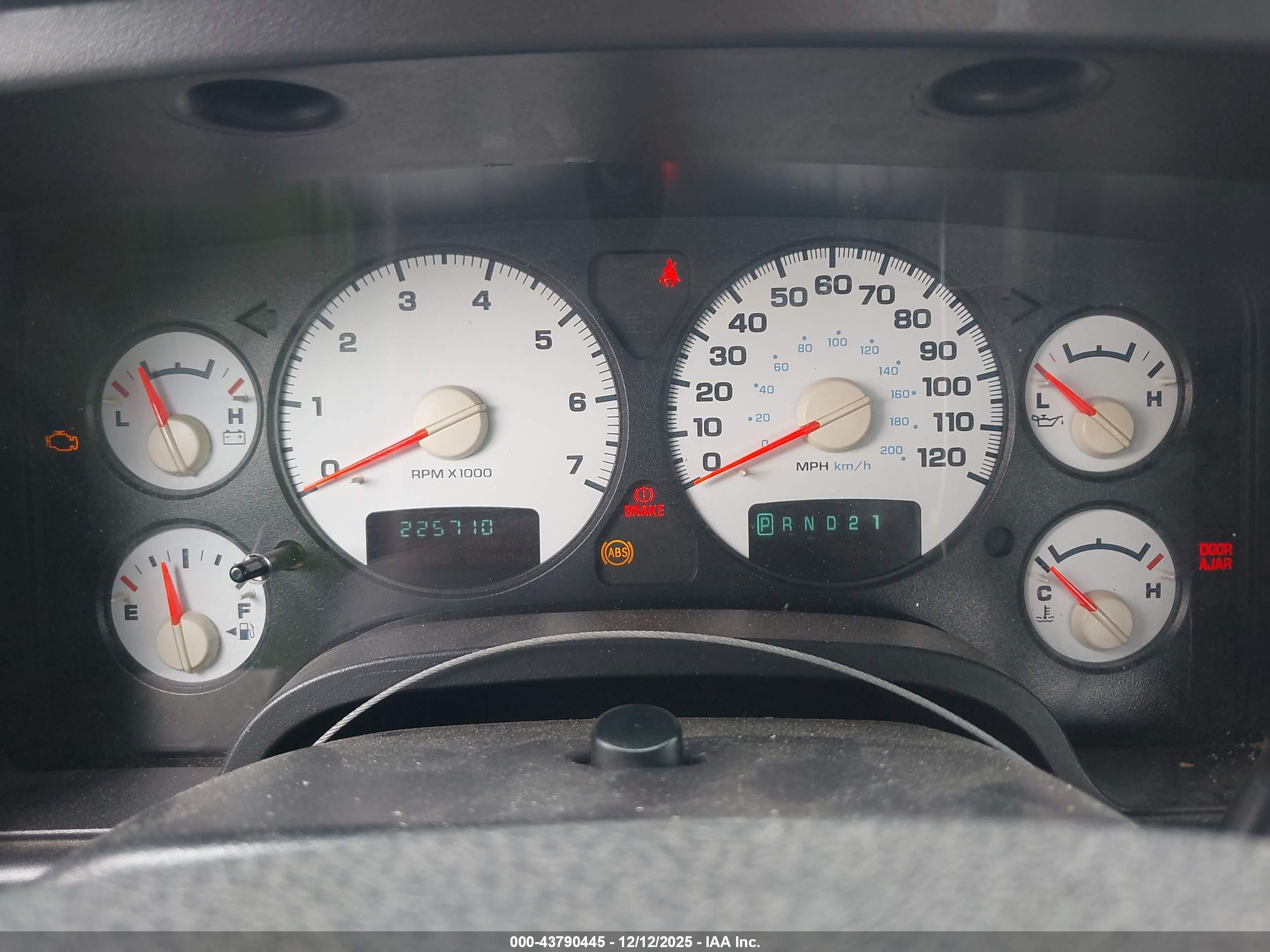 DODGE RAM image 7