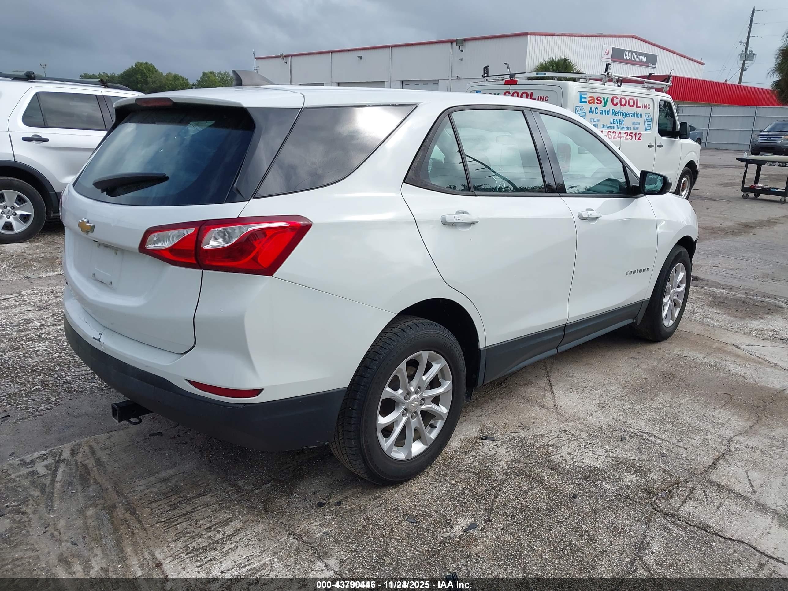 CHEVROLET EQUINOX image 4