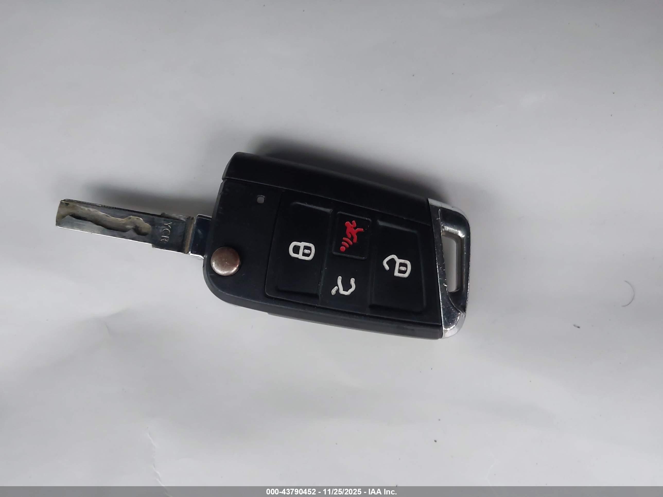 VOLKSWAGEN GOLF image 11