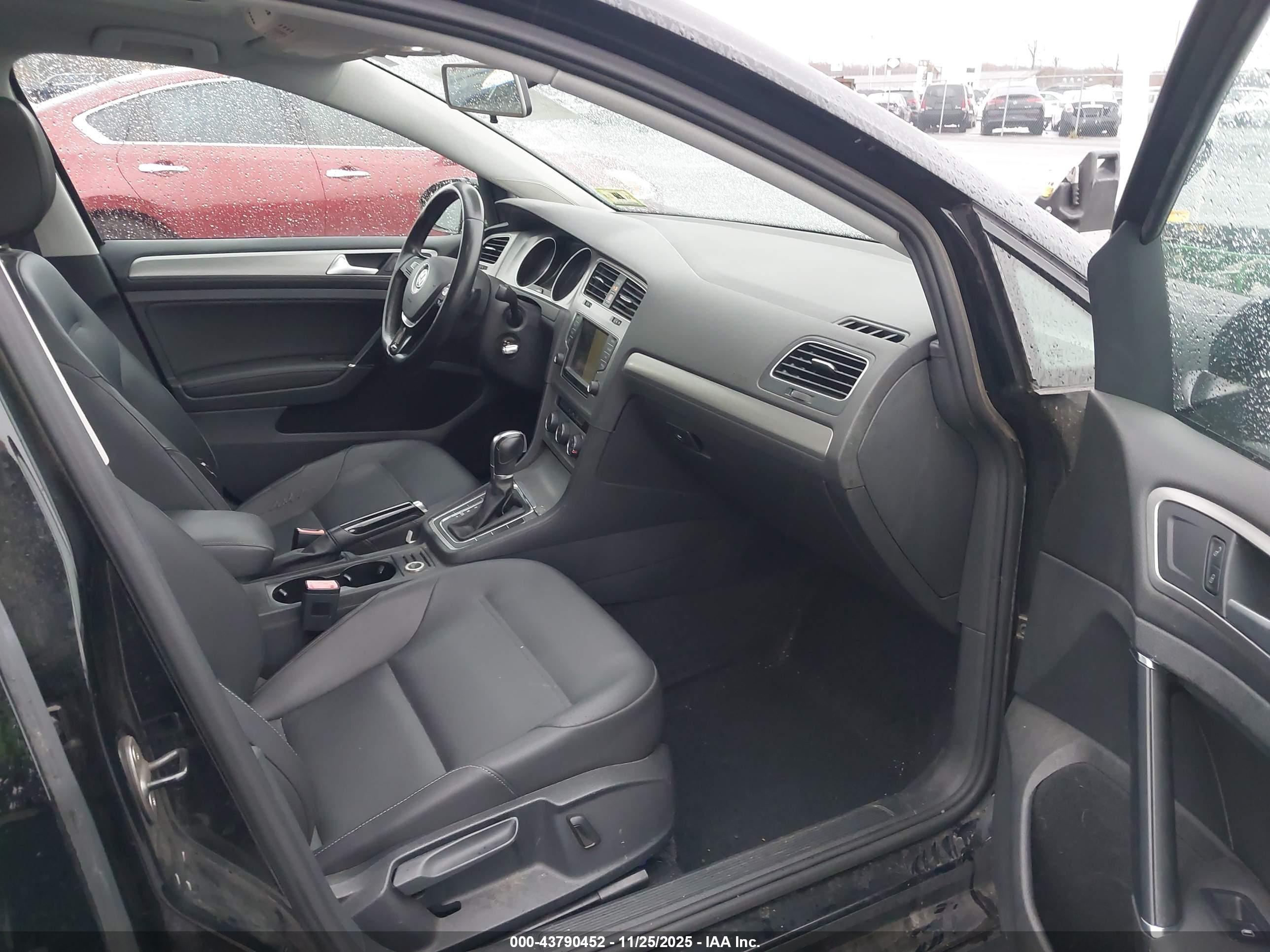 VOLKSWAGEN GOLF image 5