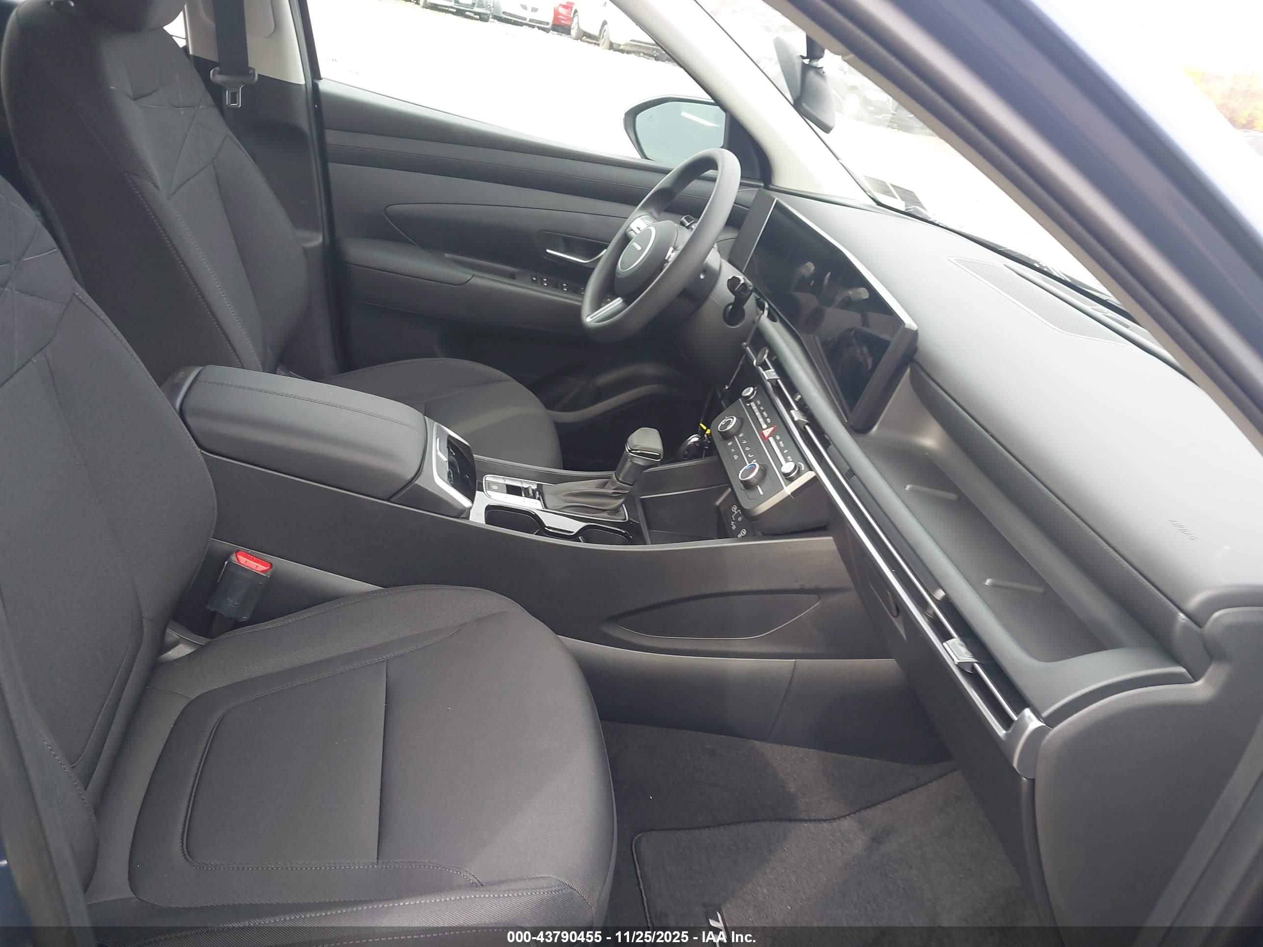 HYUNDAI TUCSON image 5