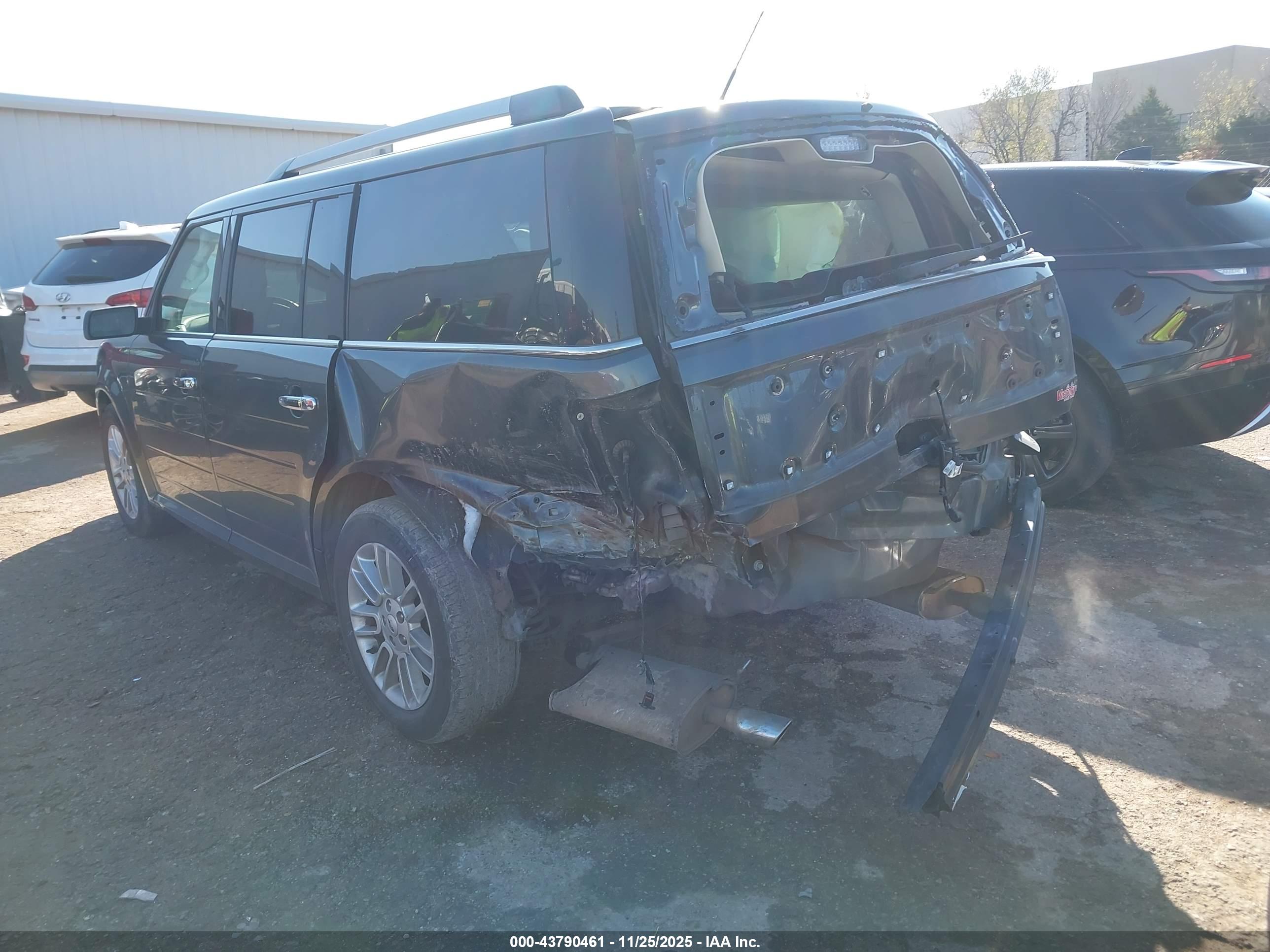 FORD FLEX image 3