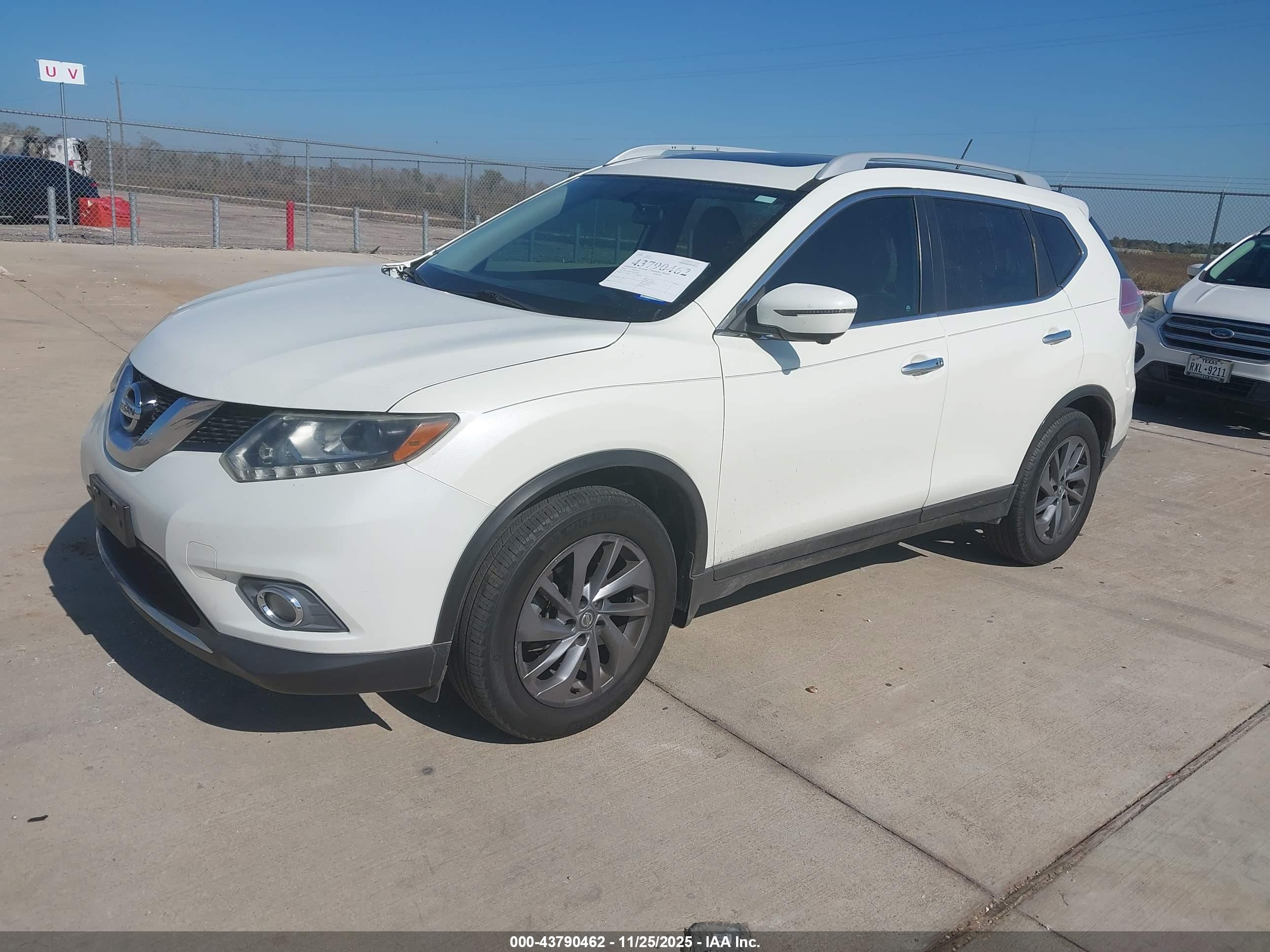 NISSAN ROGUE image 2
