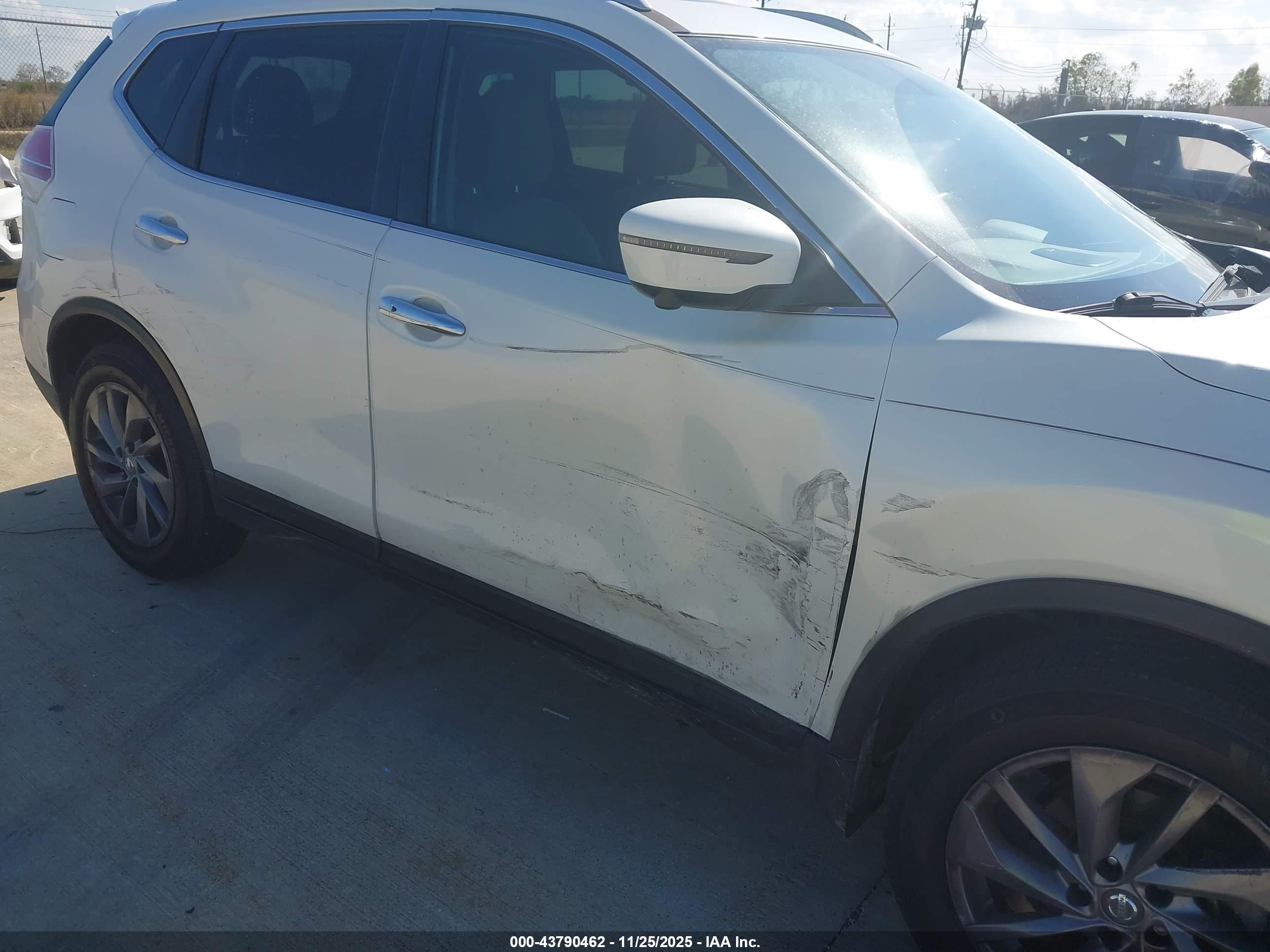NISSAN ROGUE image 6