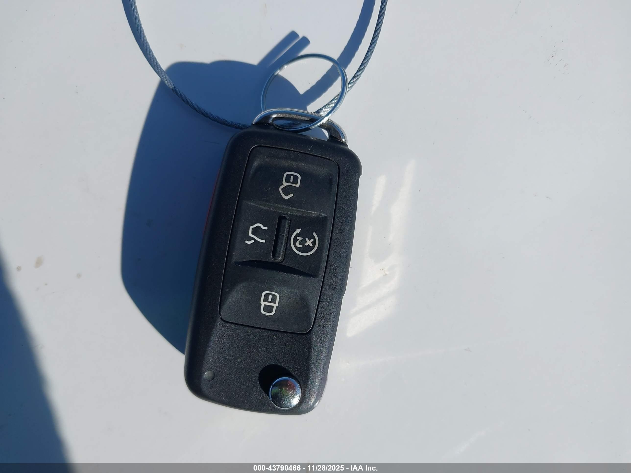 VOLKSWAGEN PASSAT image 11