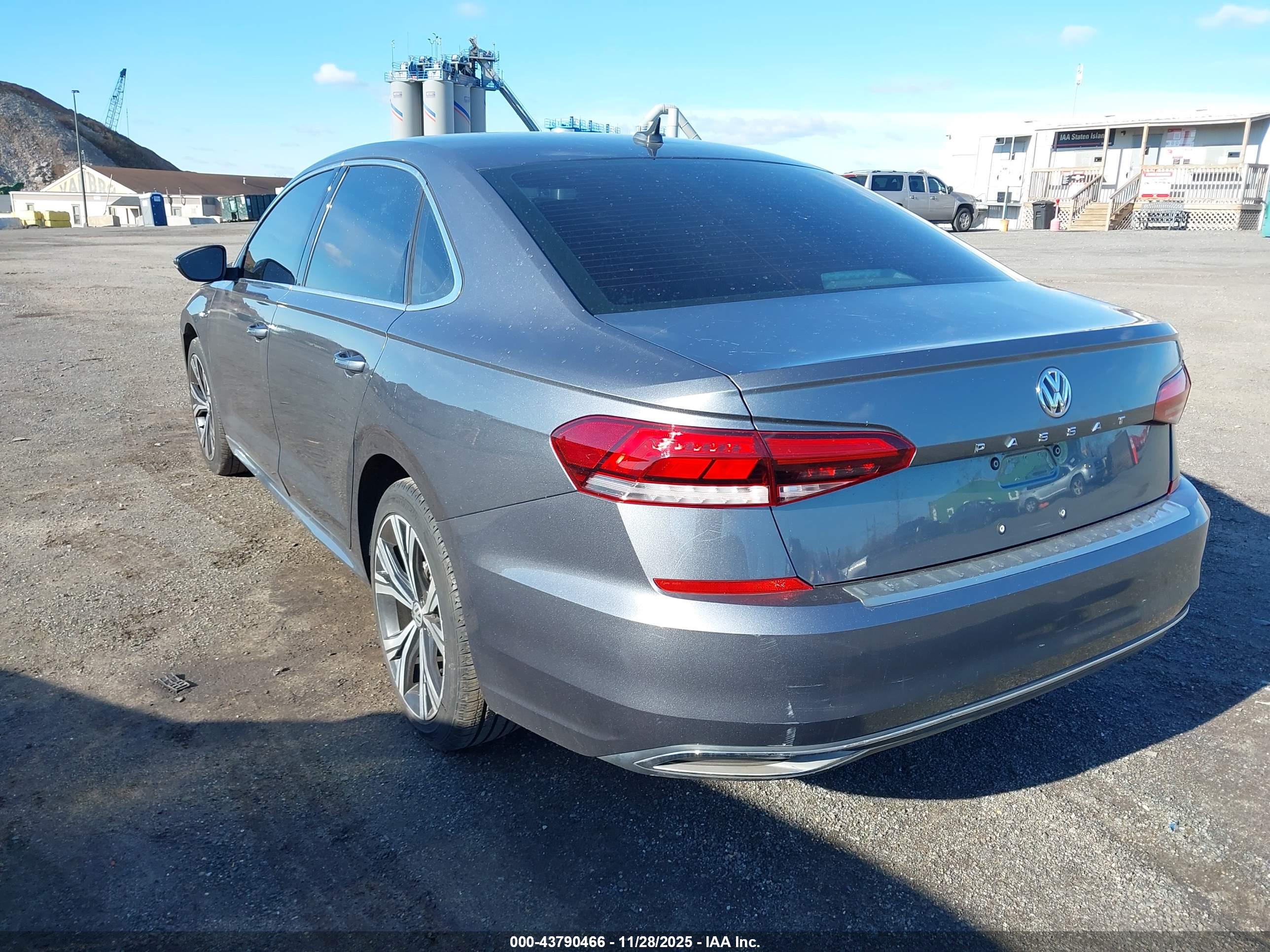 VOLKSWAGEN PASSAT image 6