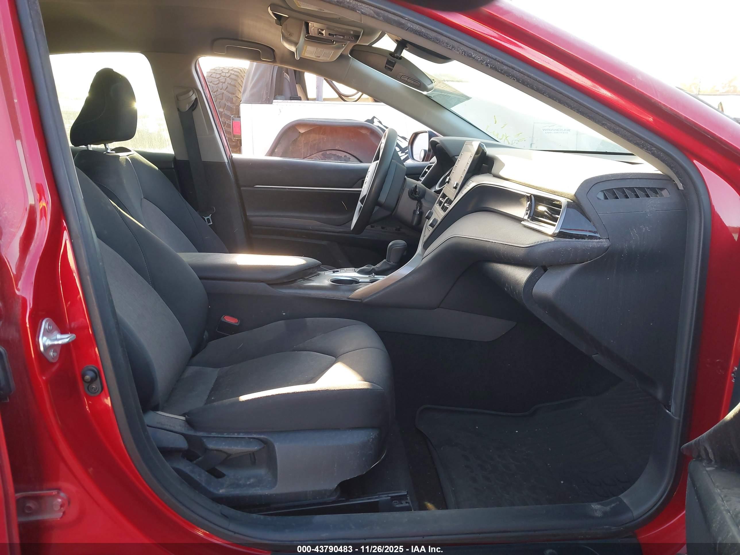 TOYOTA CAMRY image 5