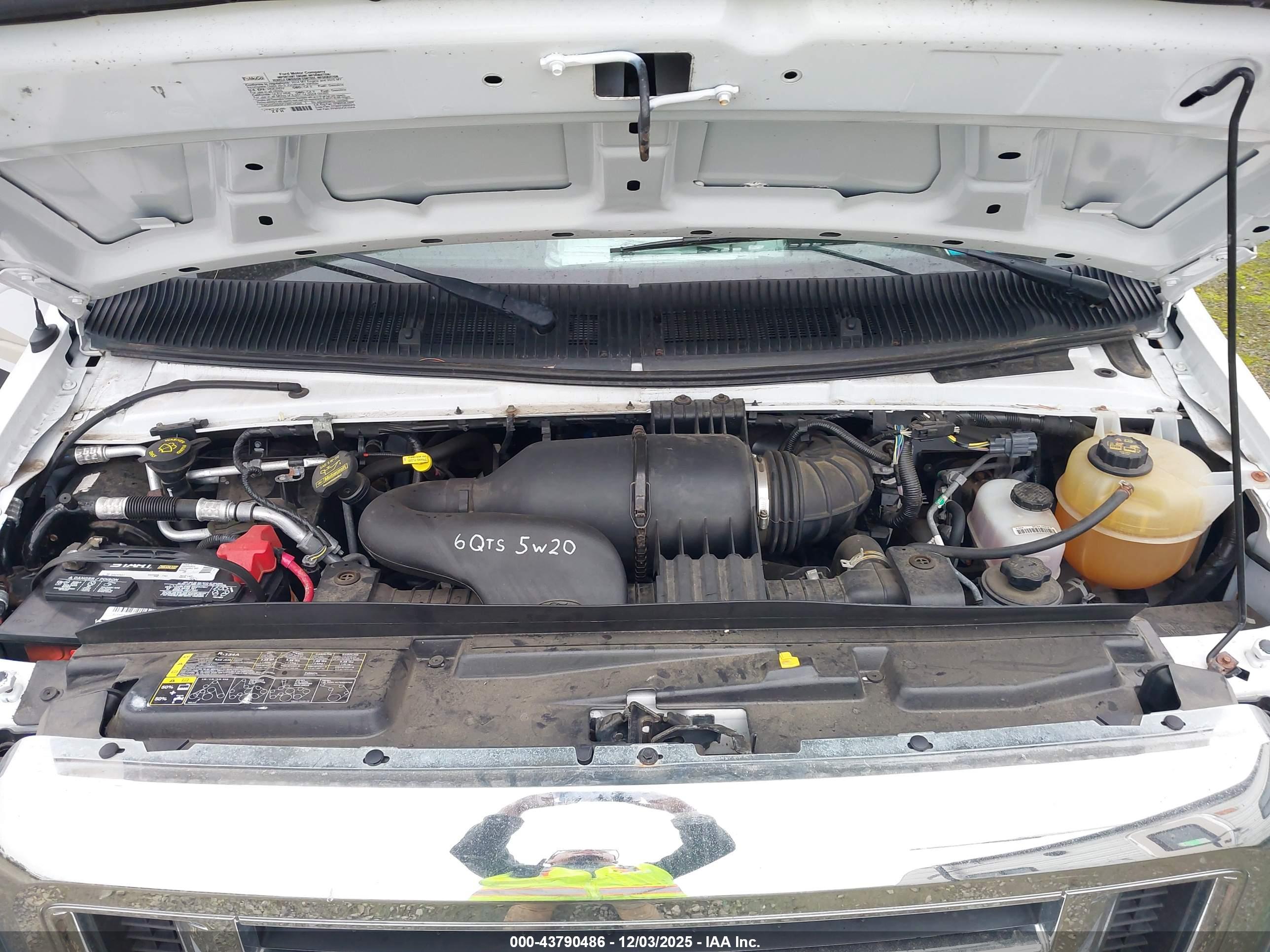 FORD E-350 image 10