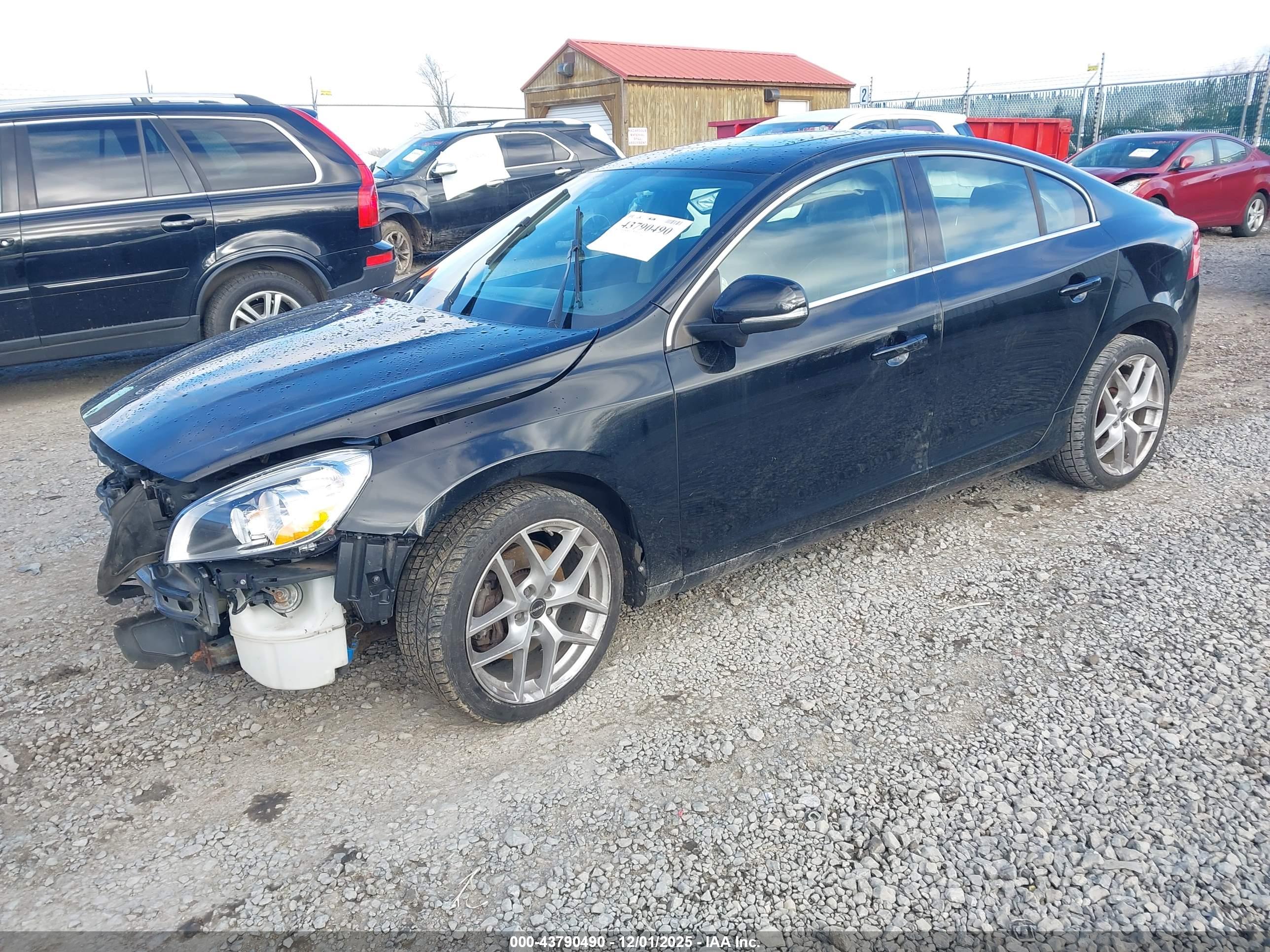 VOLVO S60 image 2