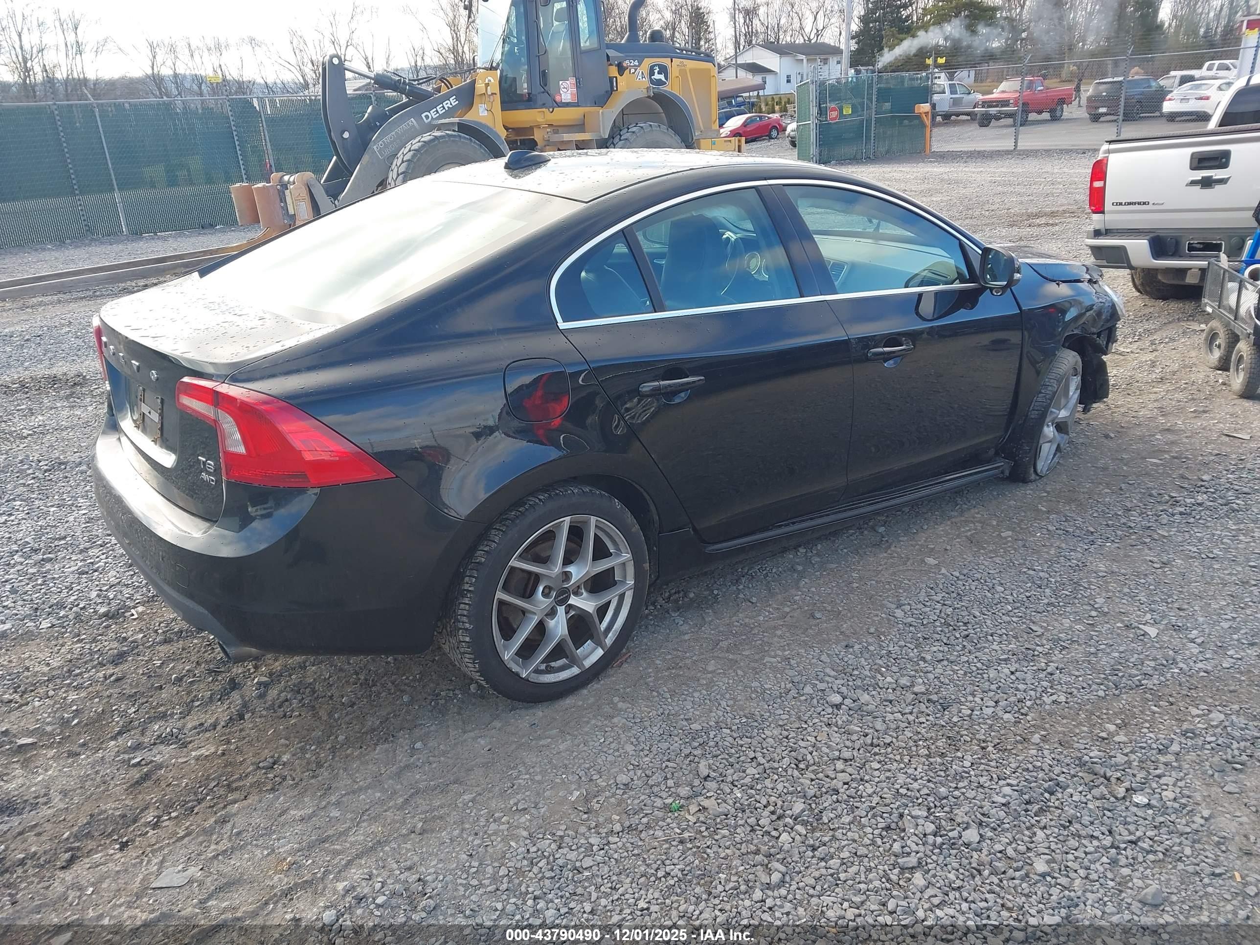 VOLVO S60 image 4