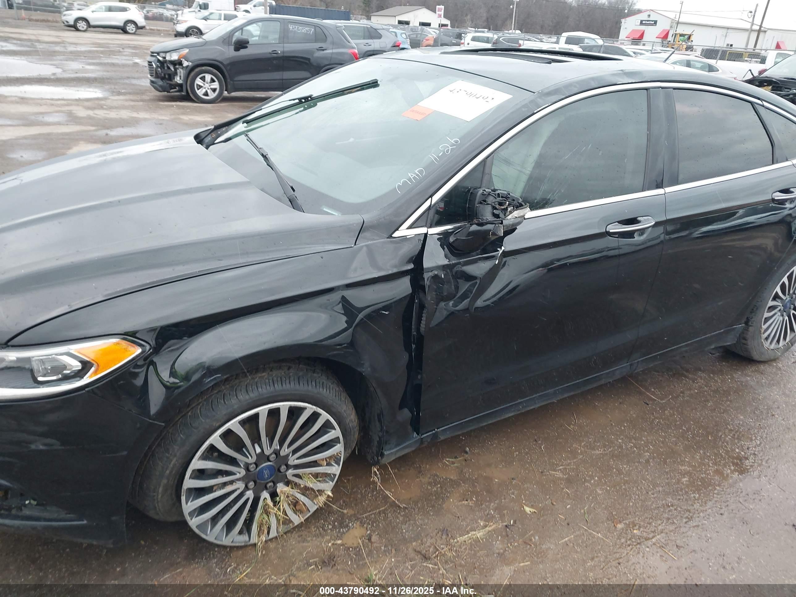 FORD FUSION image 6