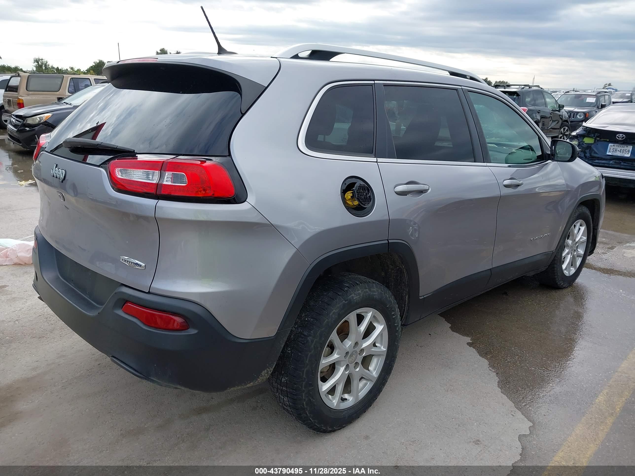 JEEP CHEROKEE image 4