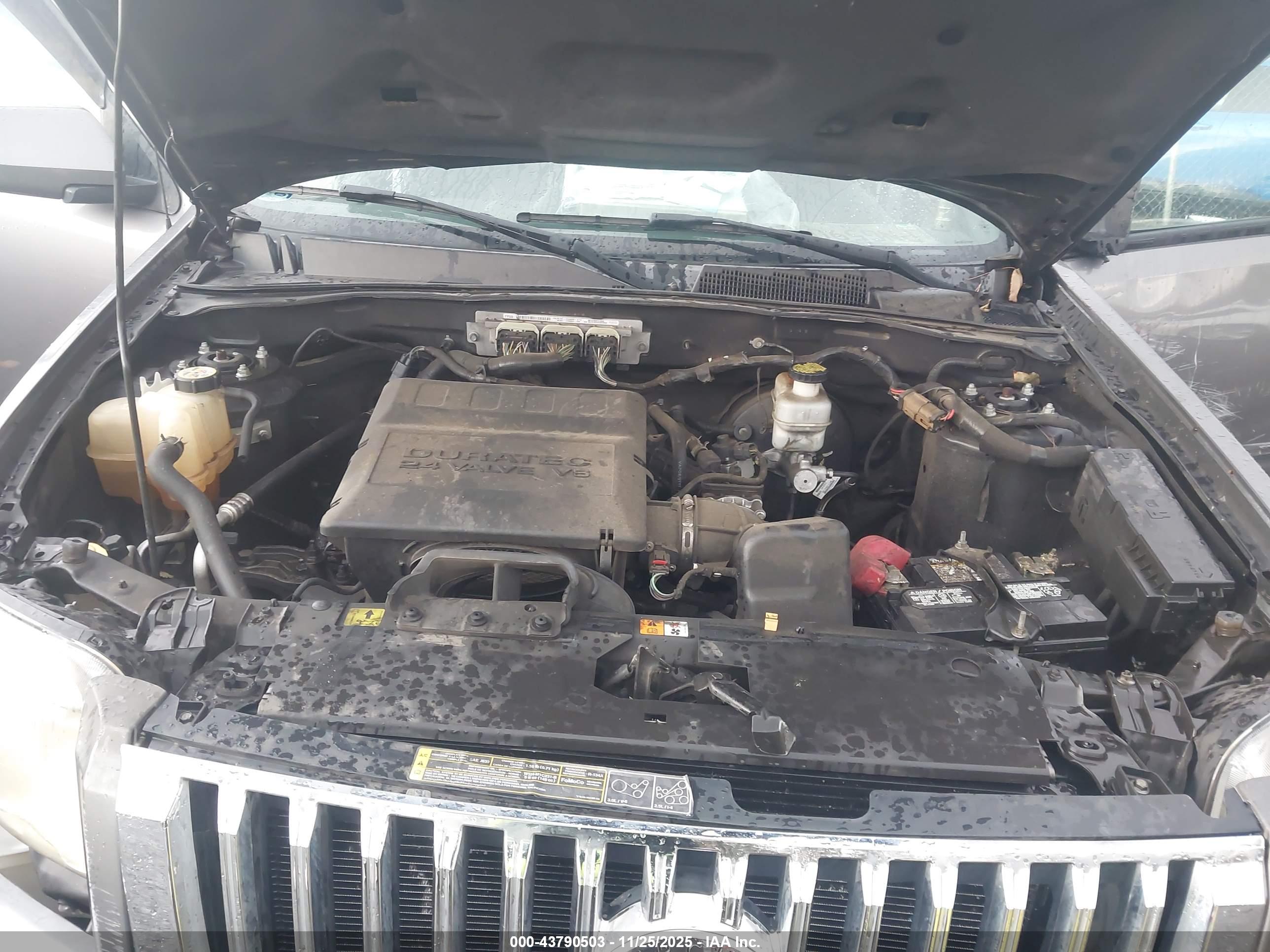 MERCURY MARINER image 10