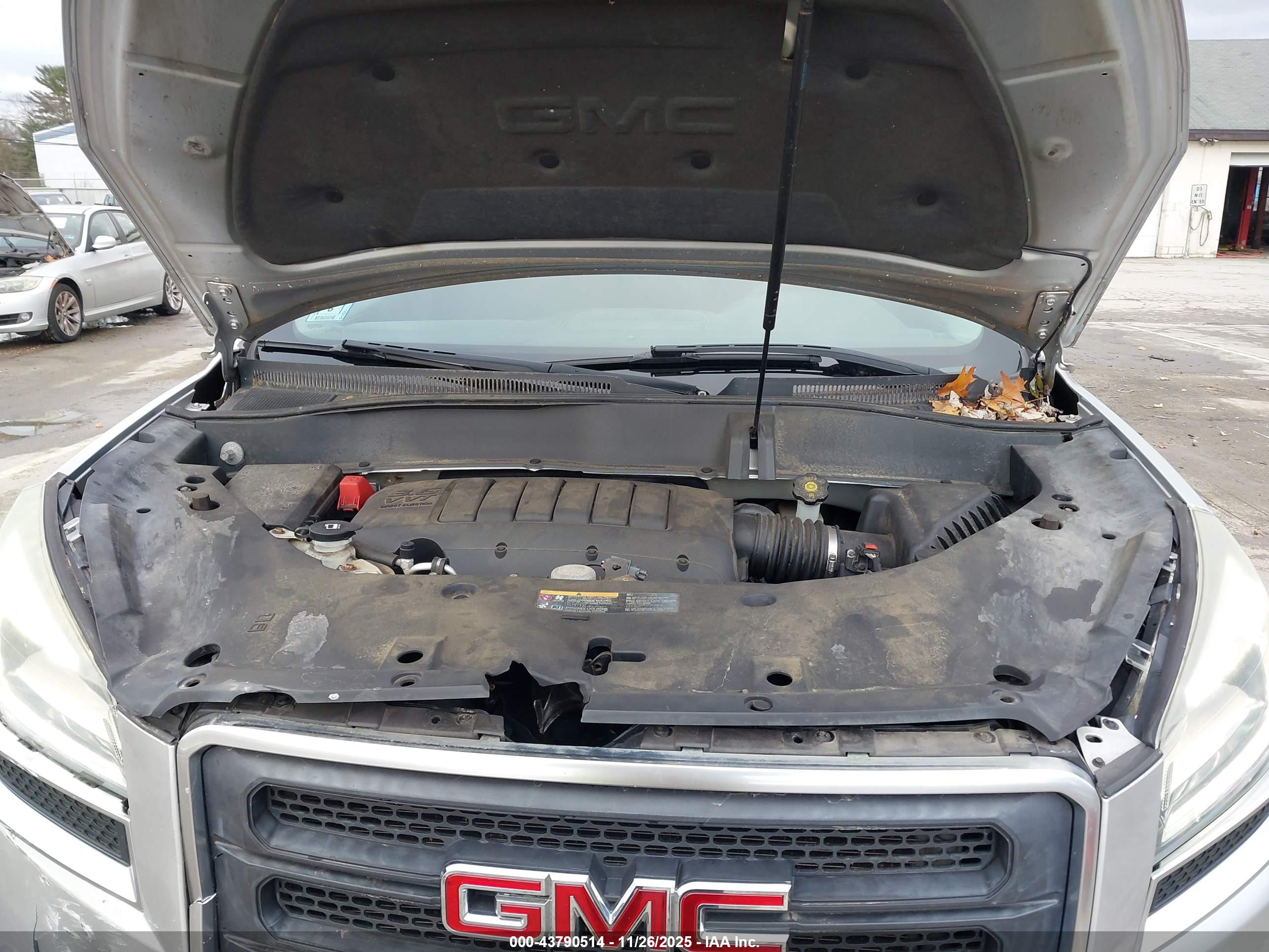 GMC ACADIA image 10