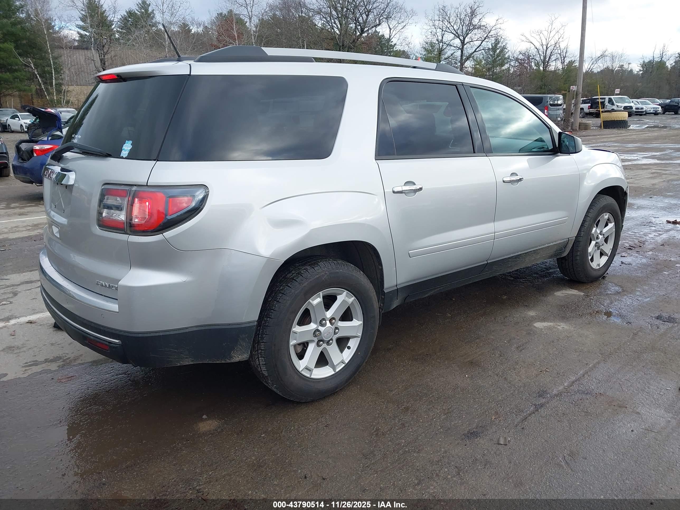 GMC ACADIA image 4