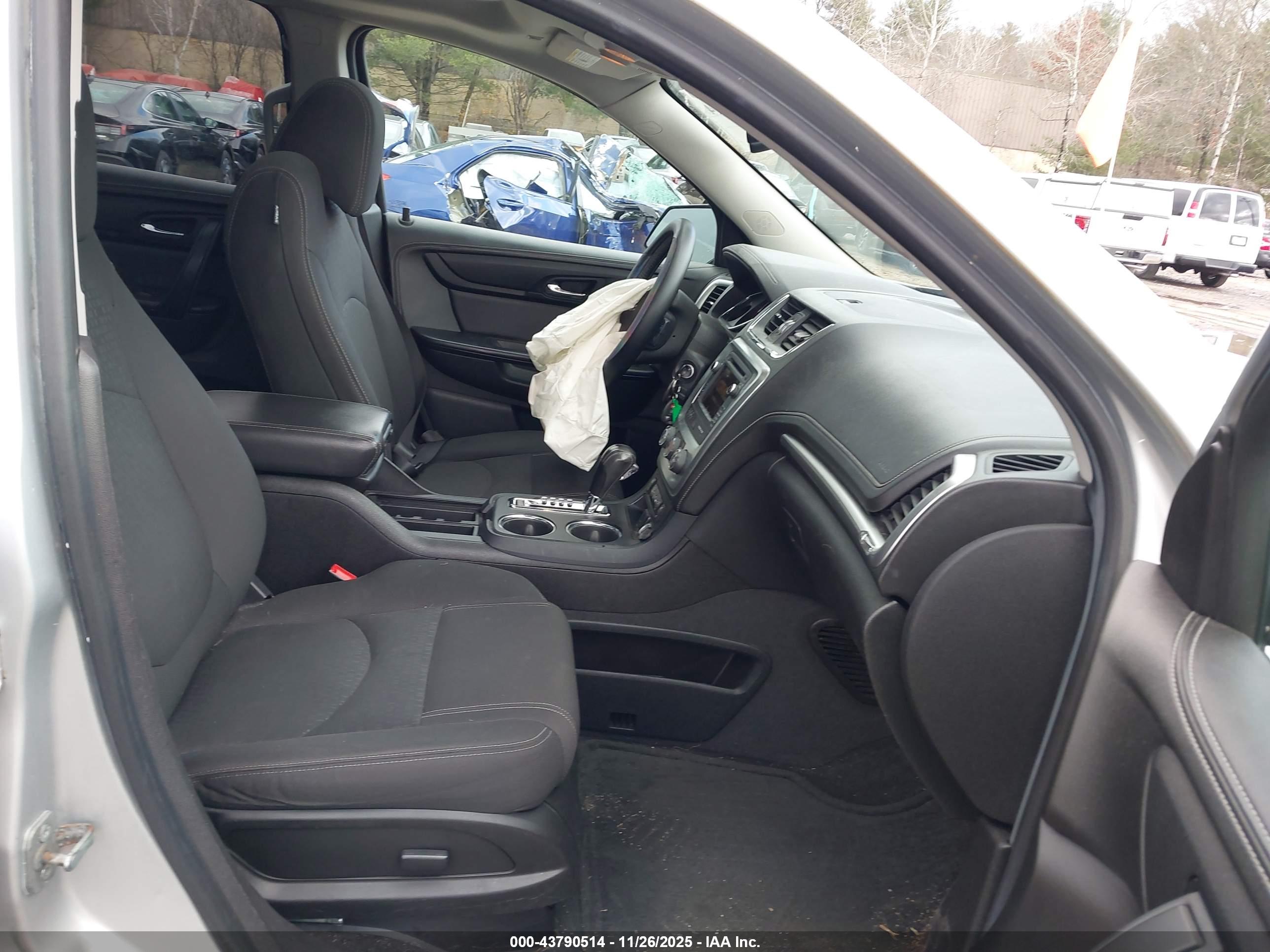 GMC ACADIA image 5