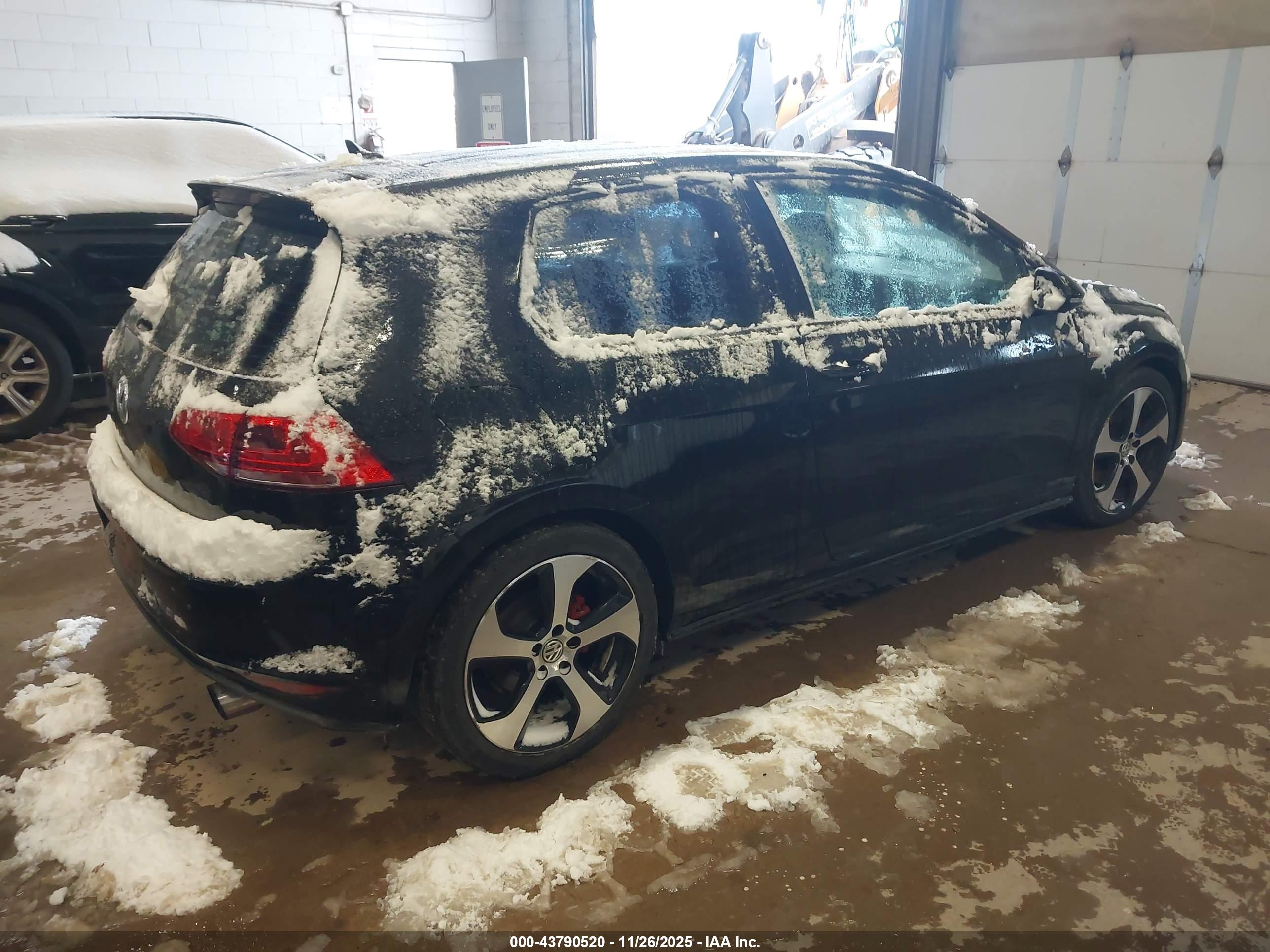 VOLKSWAGEN GOLF image 4