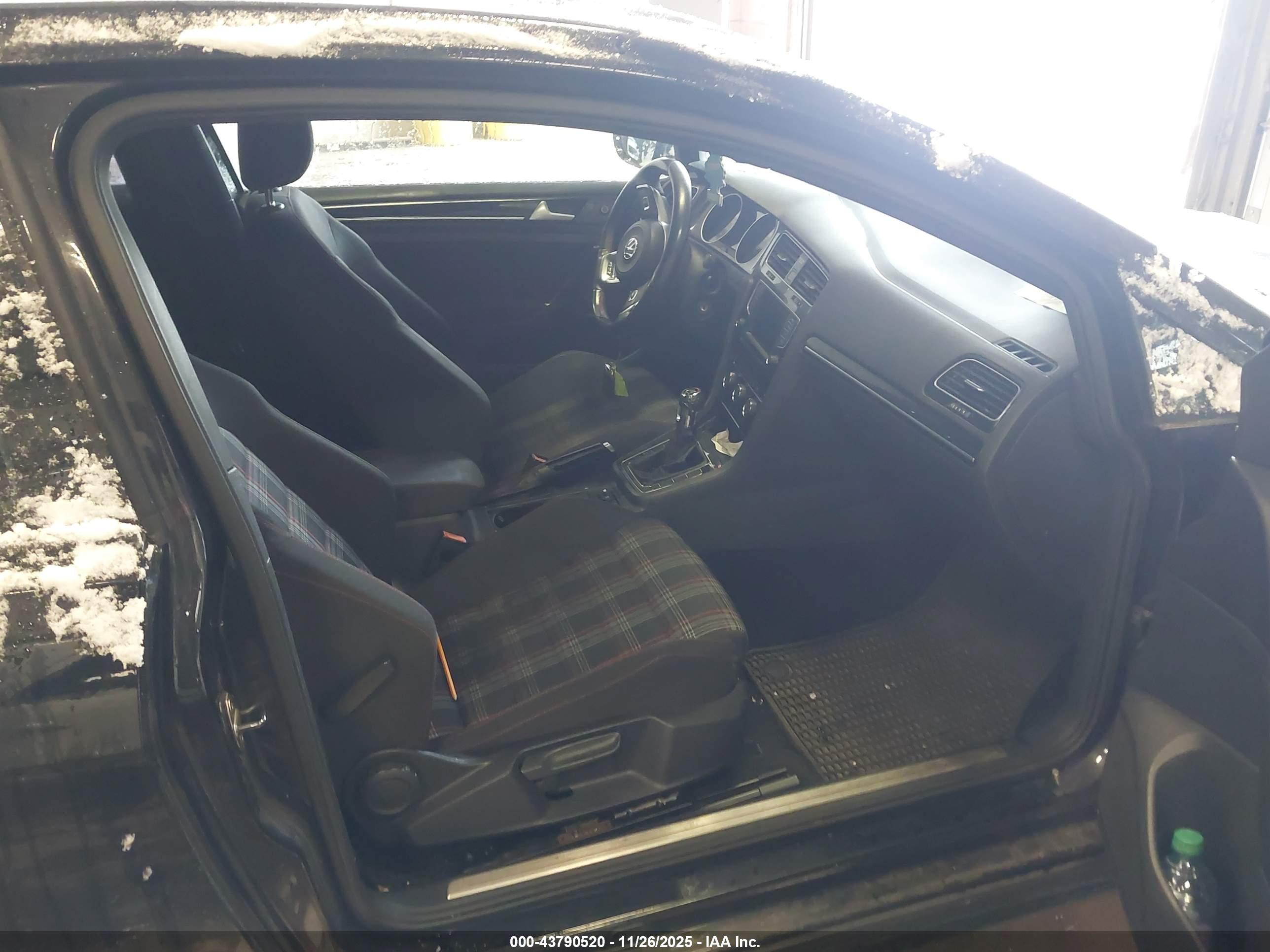 VOLKSWAGEN GOLF image 5