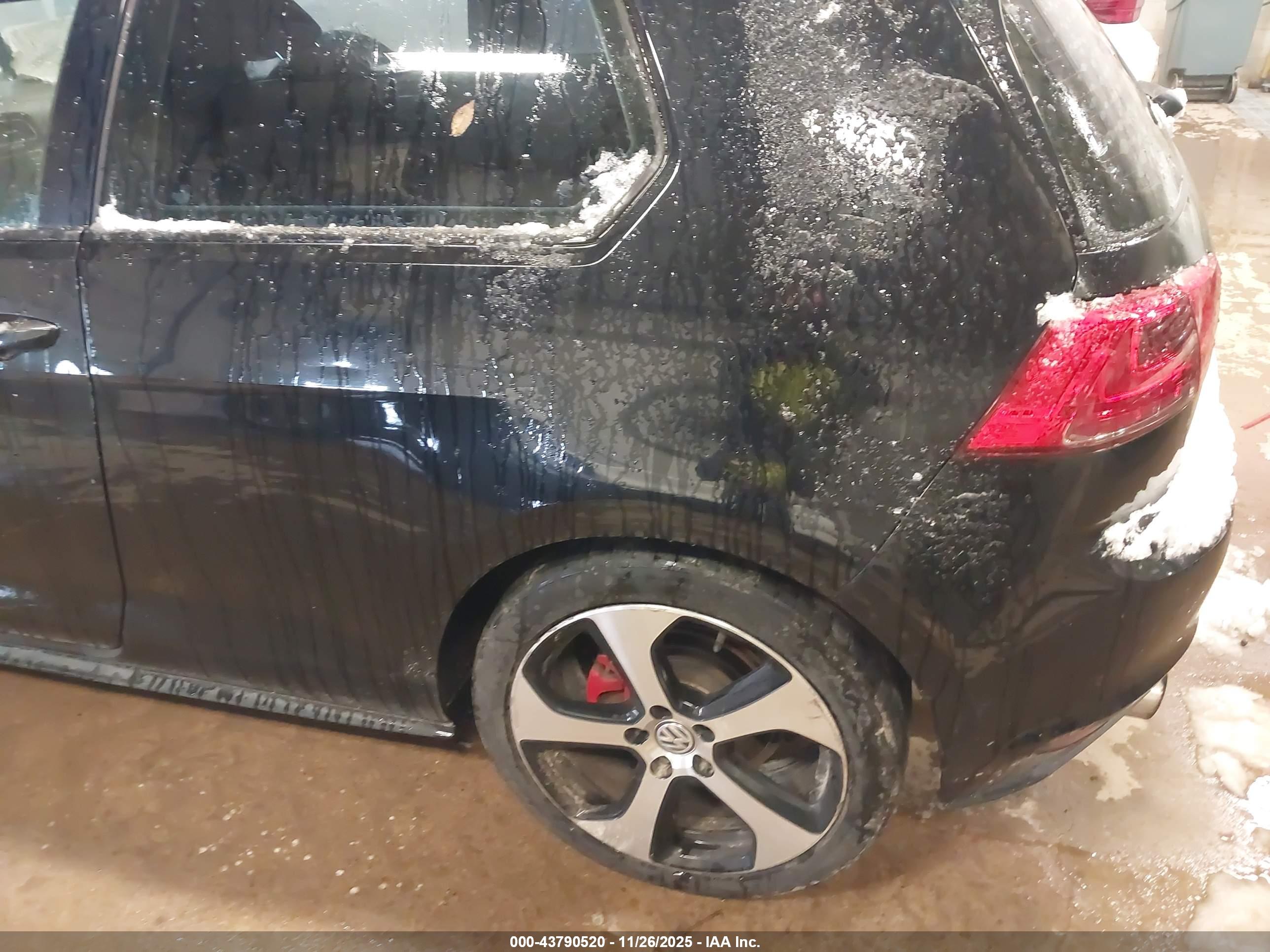 VOLKSWAGEN GOLF image 6