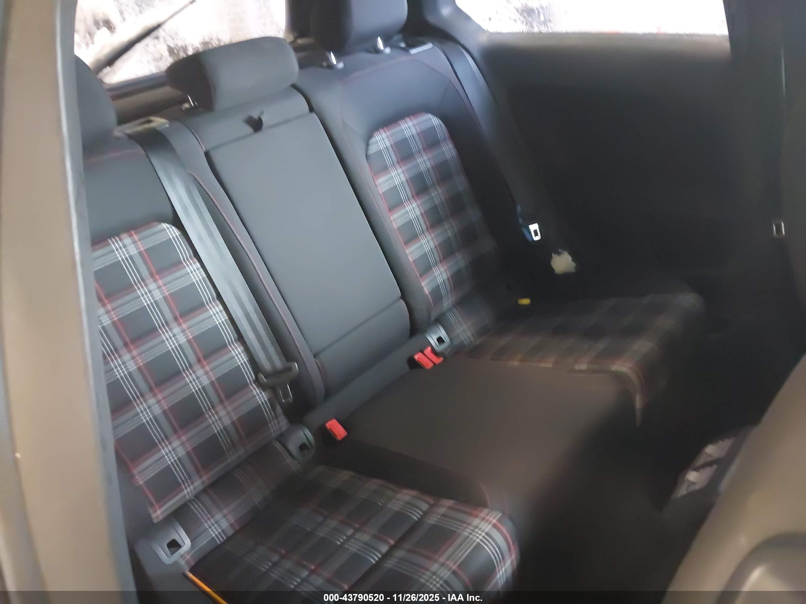 VOLKSWAGEN GOLF image 8