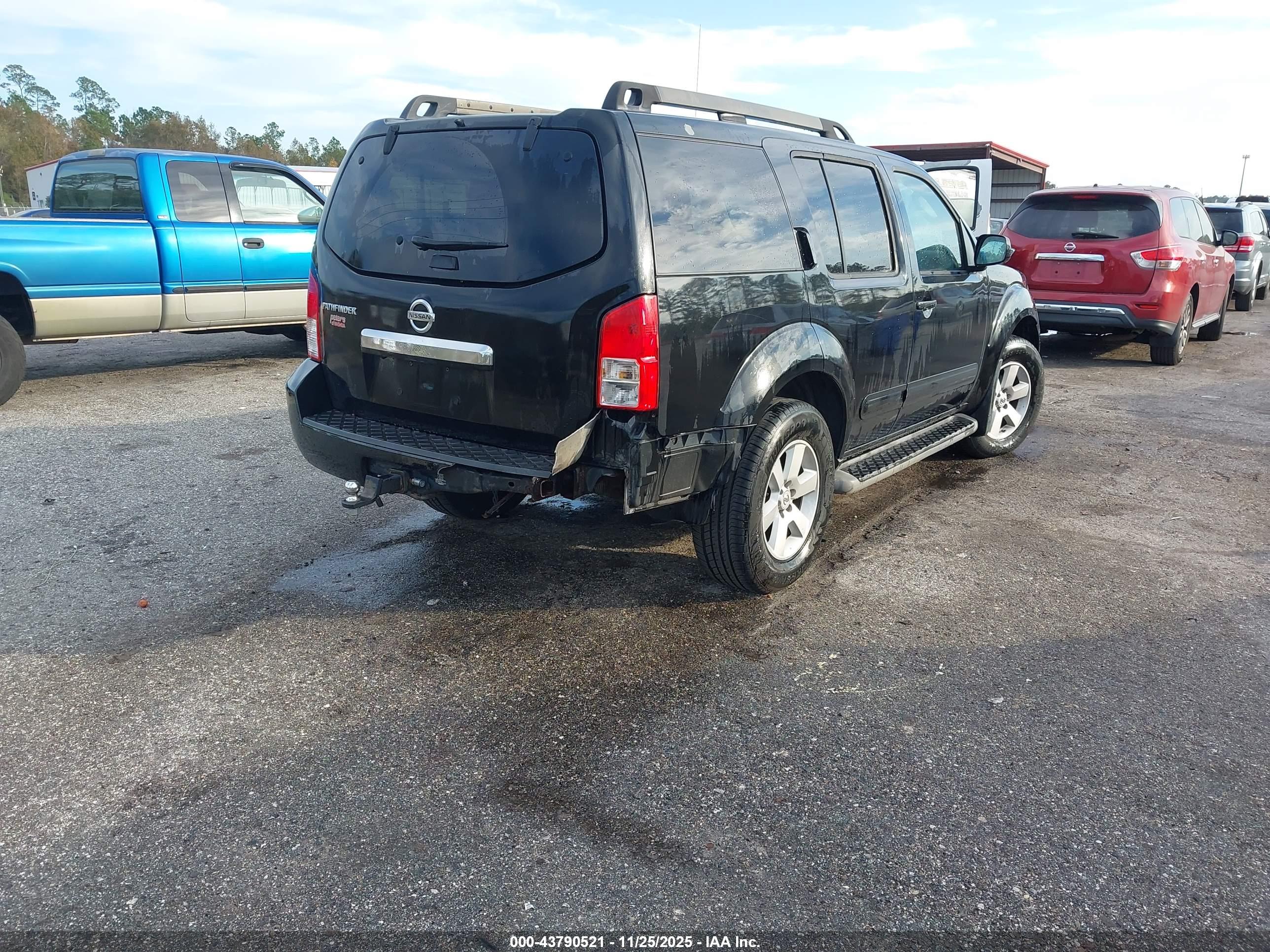 NISSAN PATHFINDER image 4