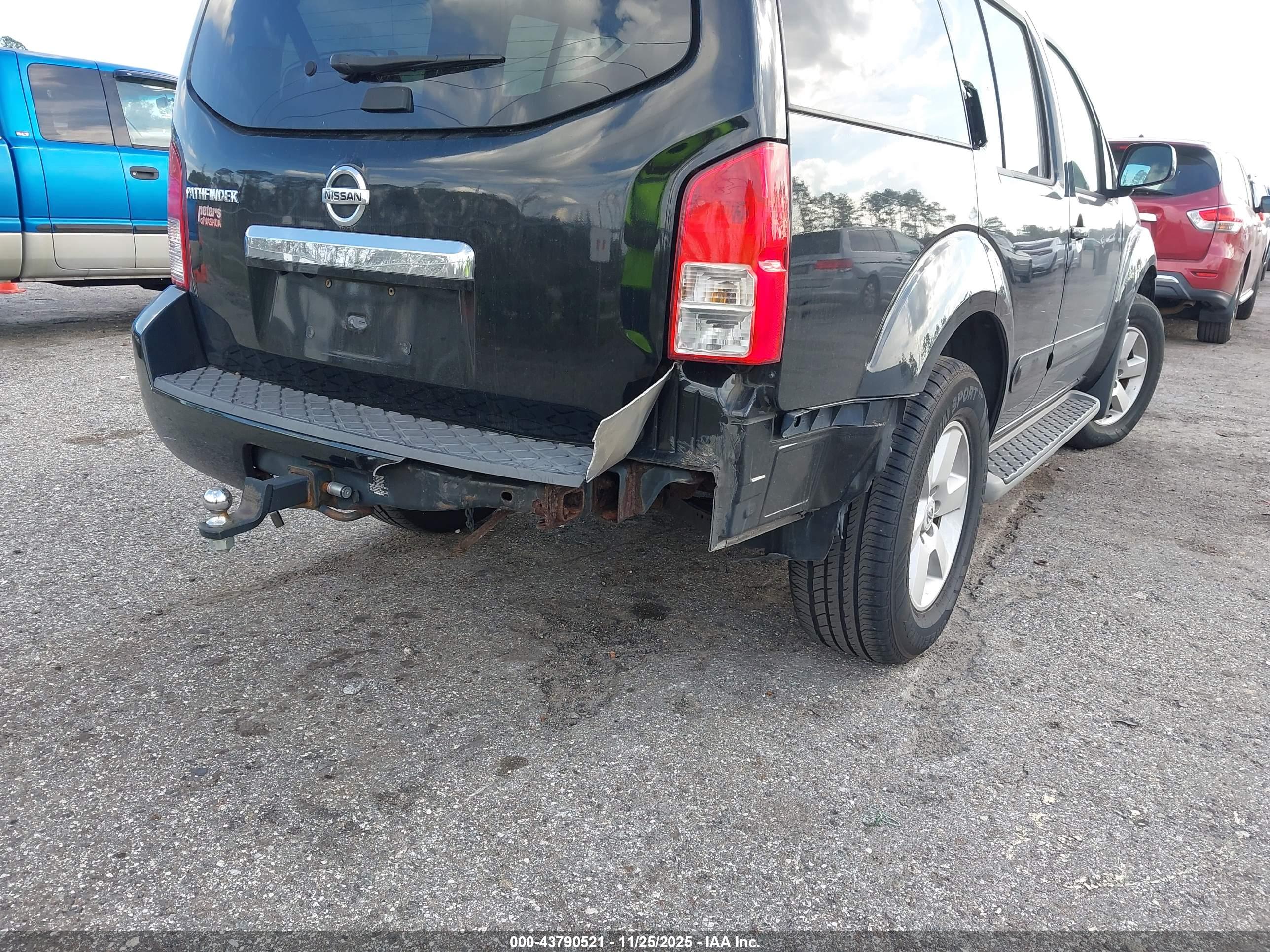 NISSAN PATHFINDER image 6