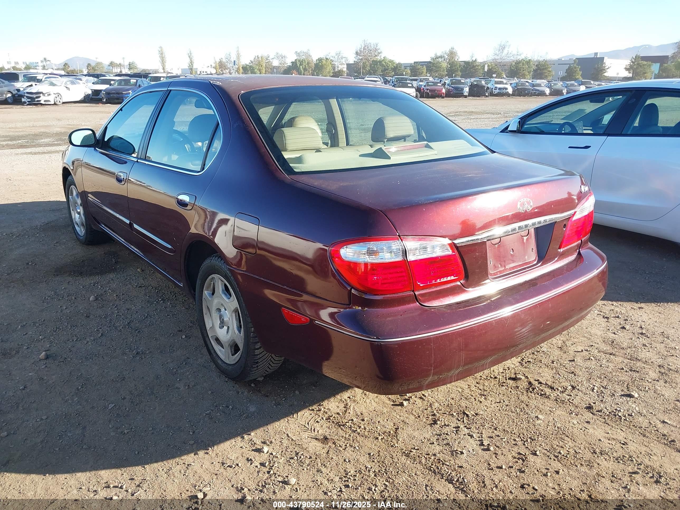 INFINITI I30 image 3