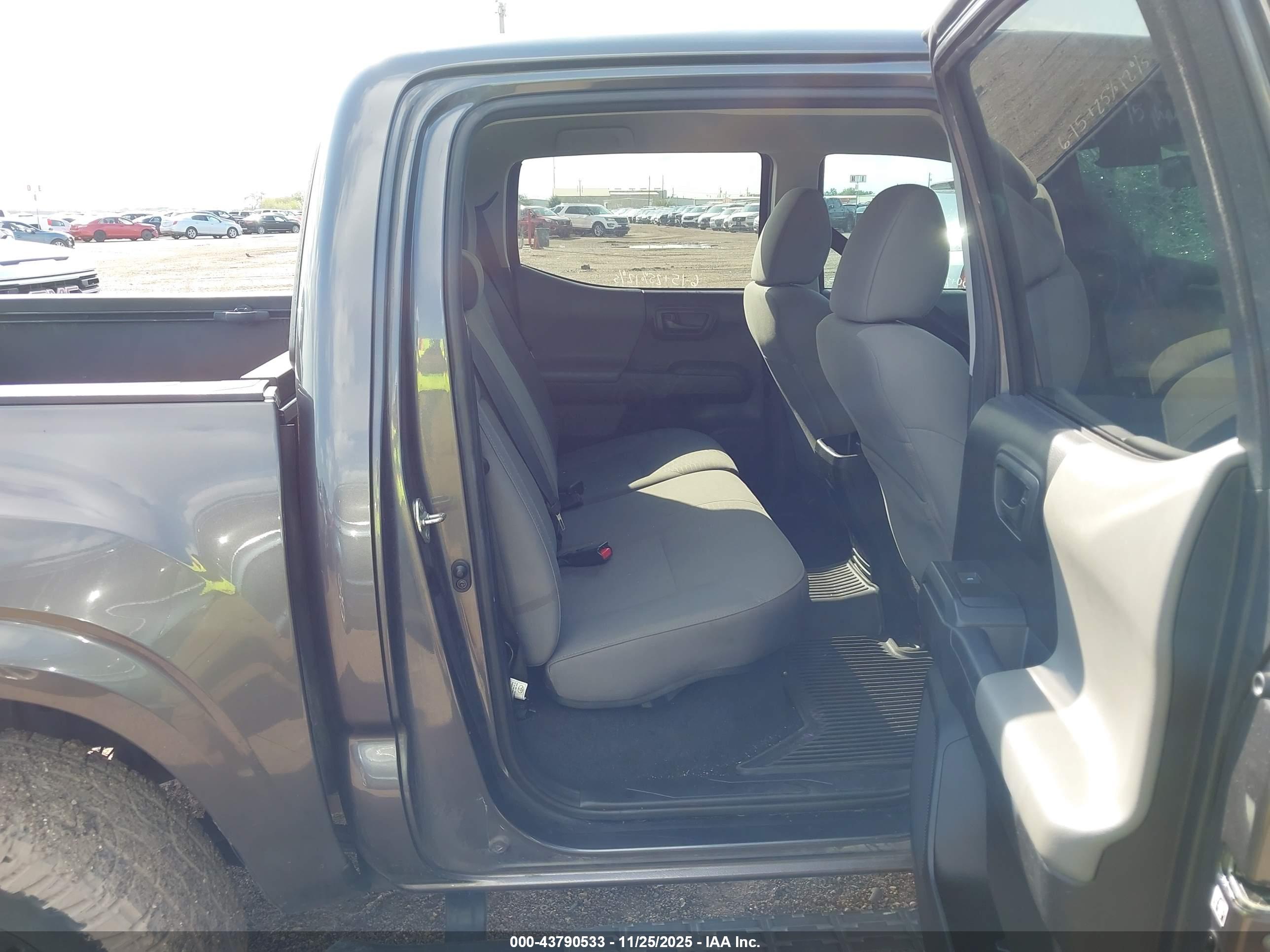 TOYOTA TACOMA image 8