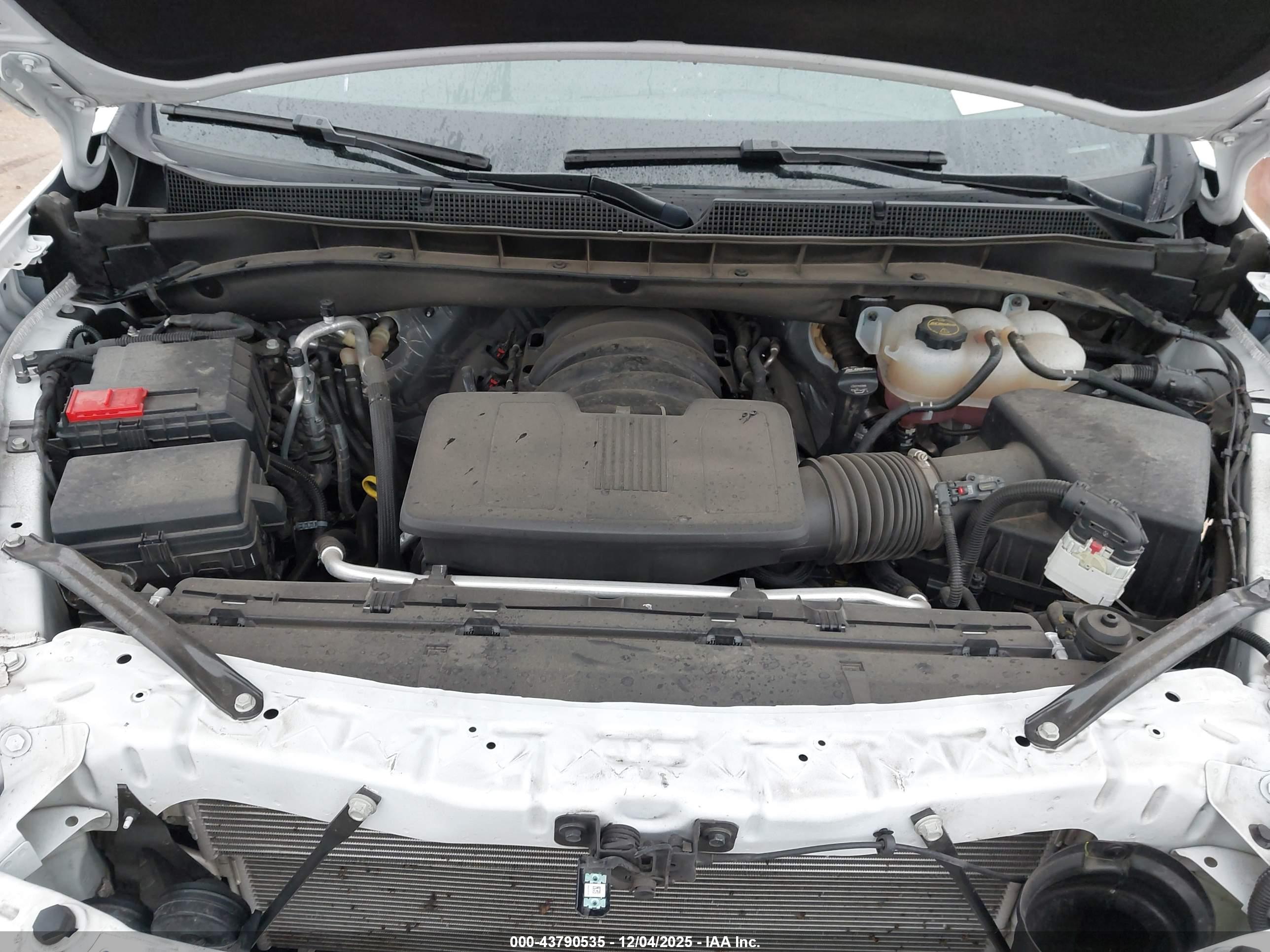 CHEVROLET TAHOE image 10