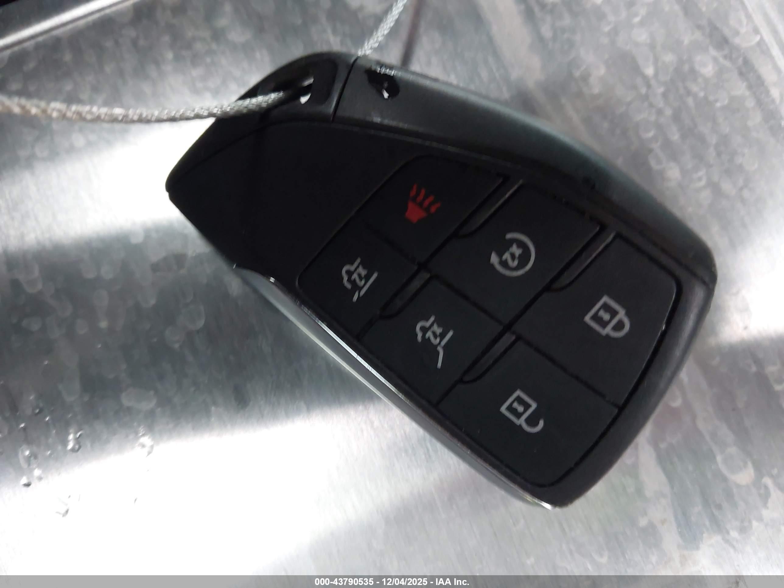 CHEVROLET TAHOE image 11