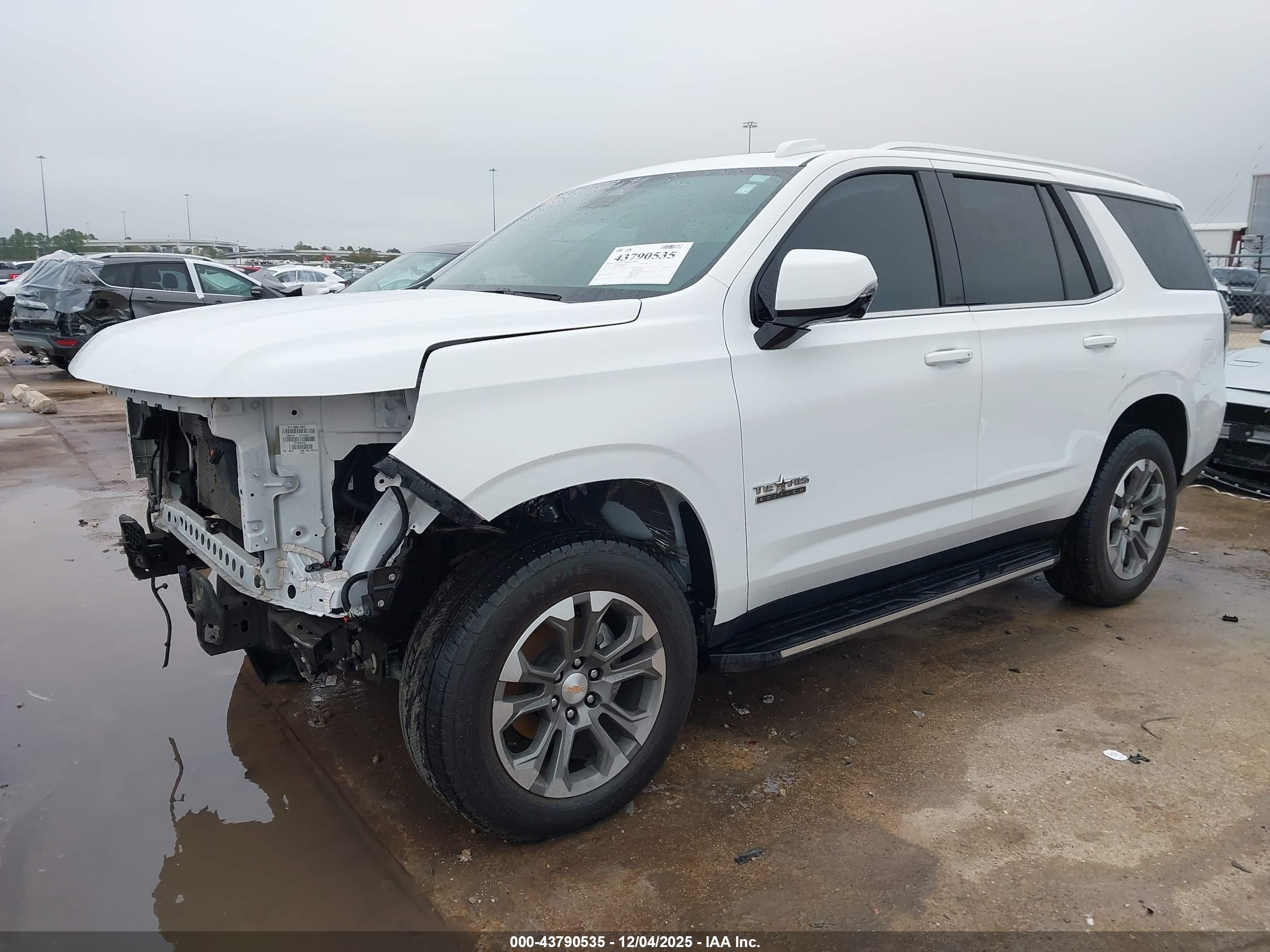 CHEVROLET TAHOE image 2