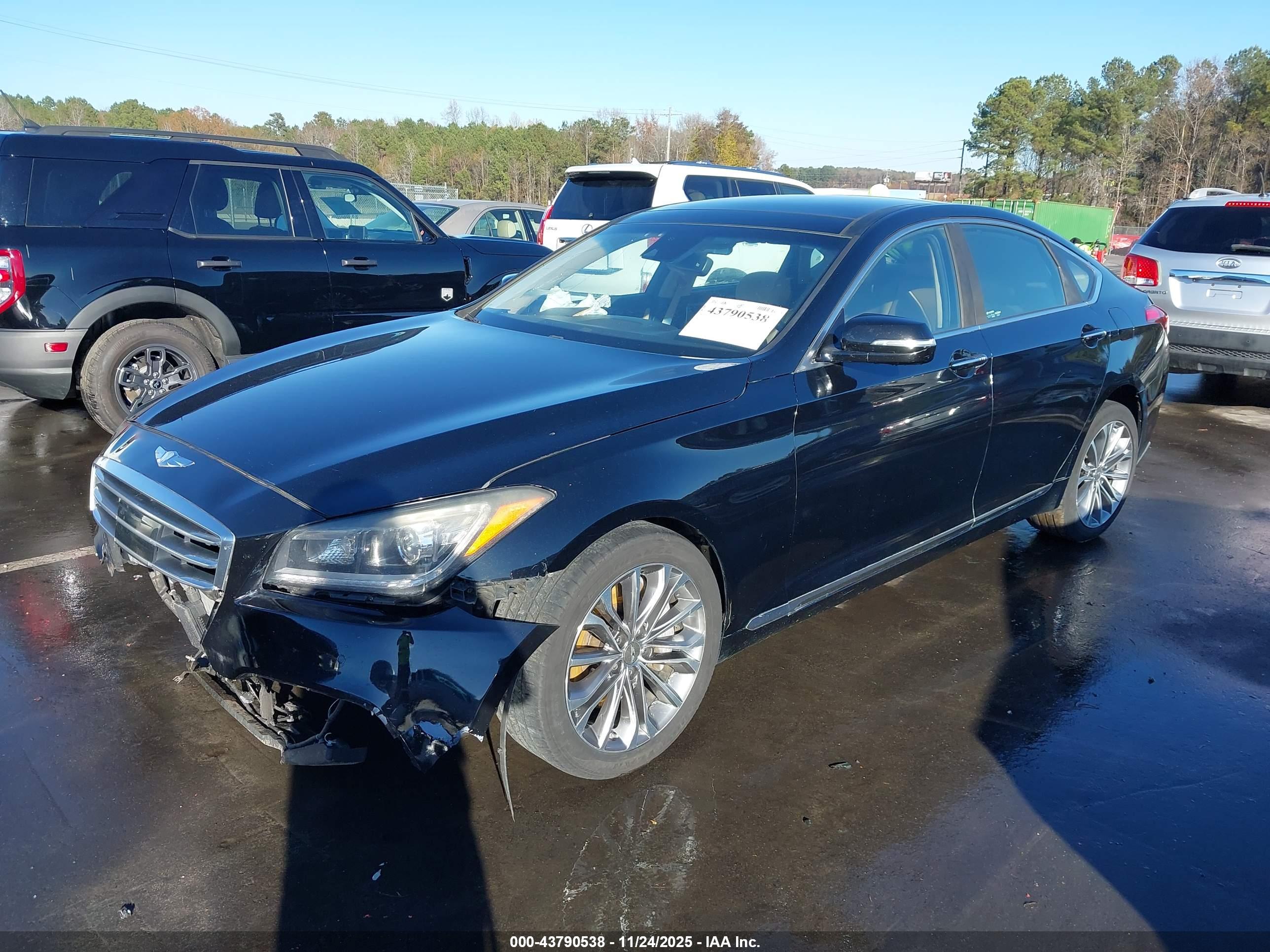 HYUNDAI GENESIS image 2