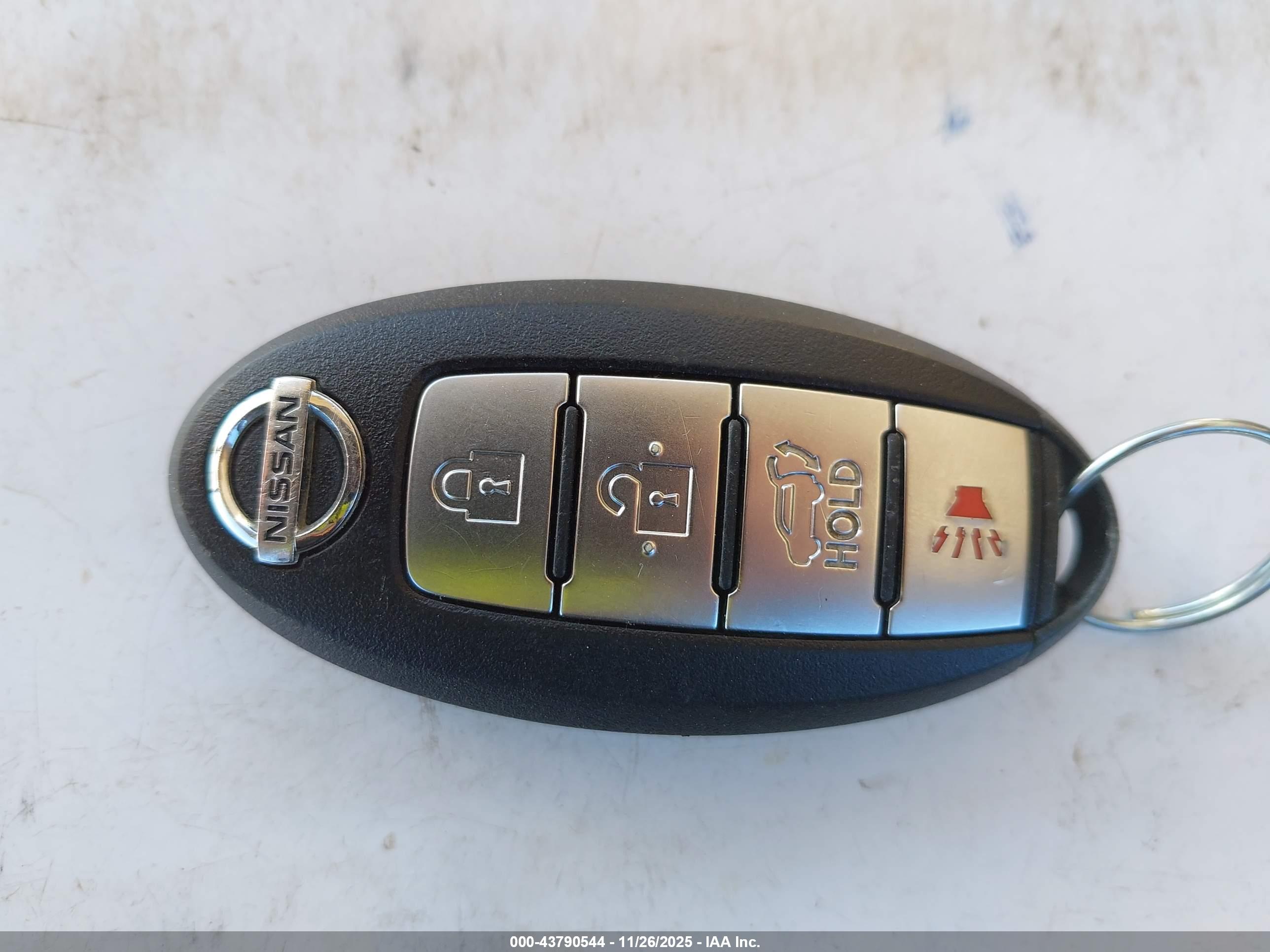 NISSAN ROGUE image 11