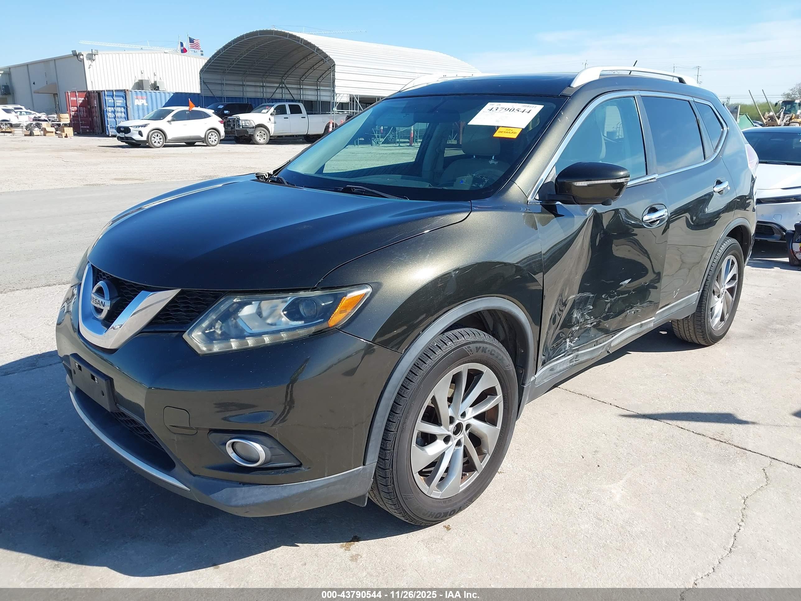NISSAN ROGUE image 2