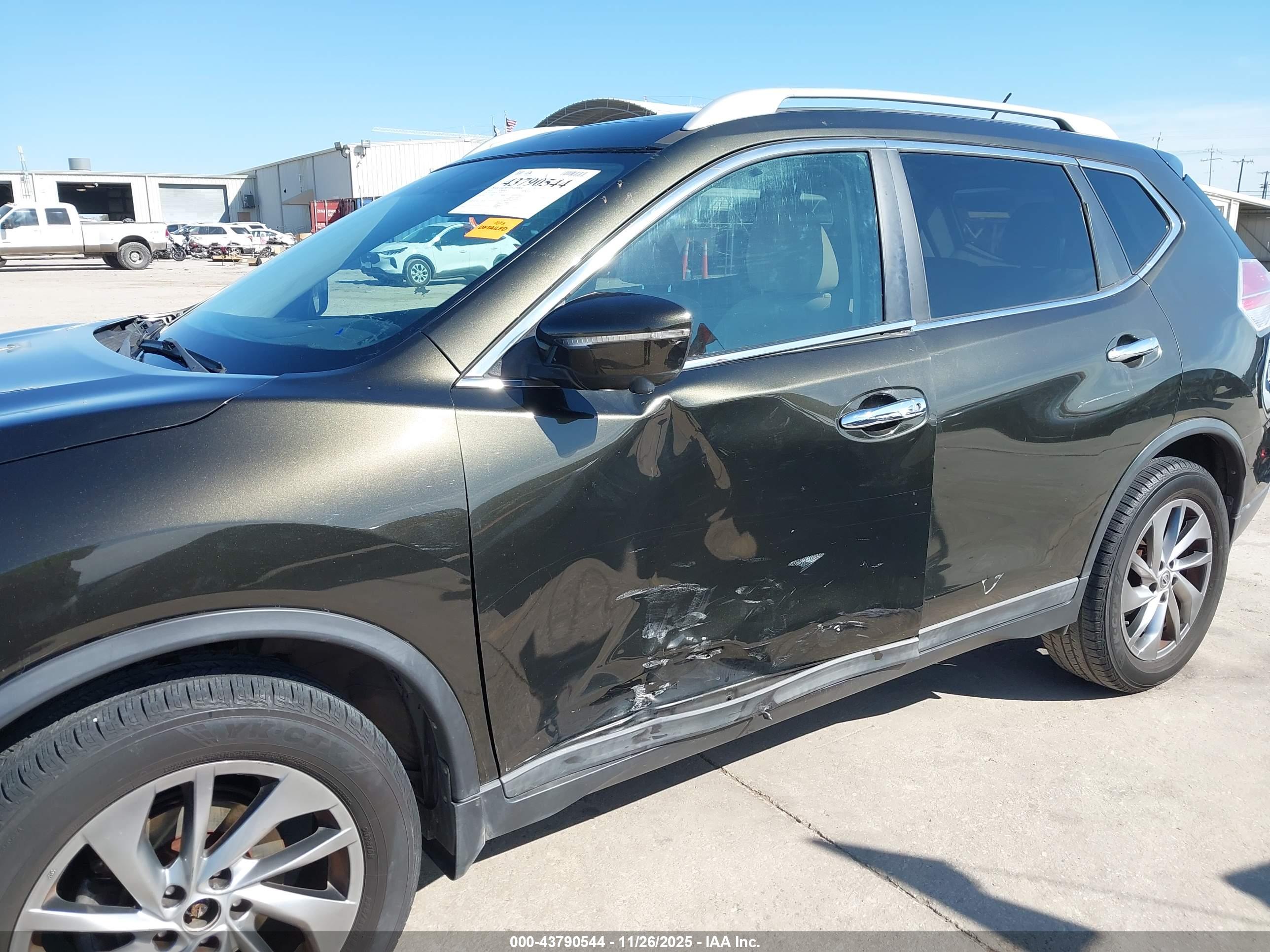 NISSAN ROGUE image 6