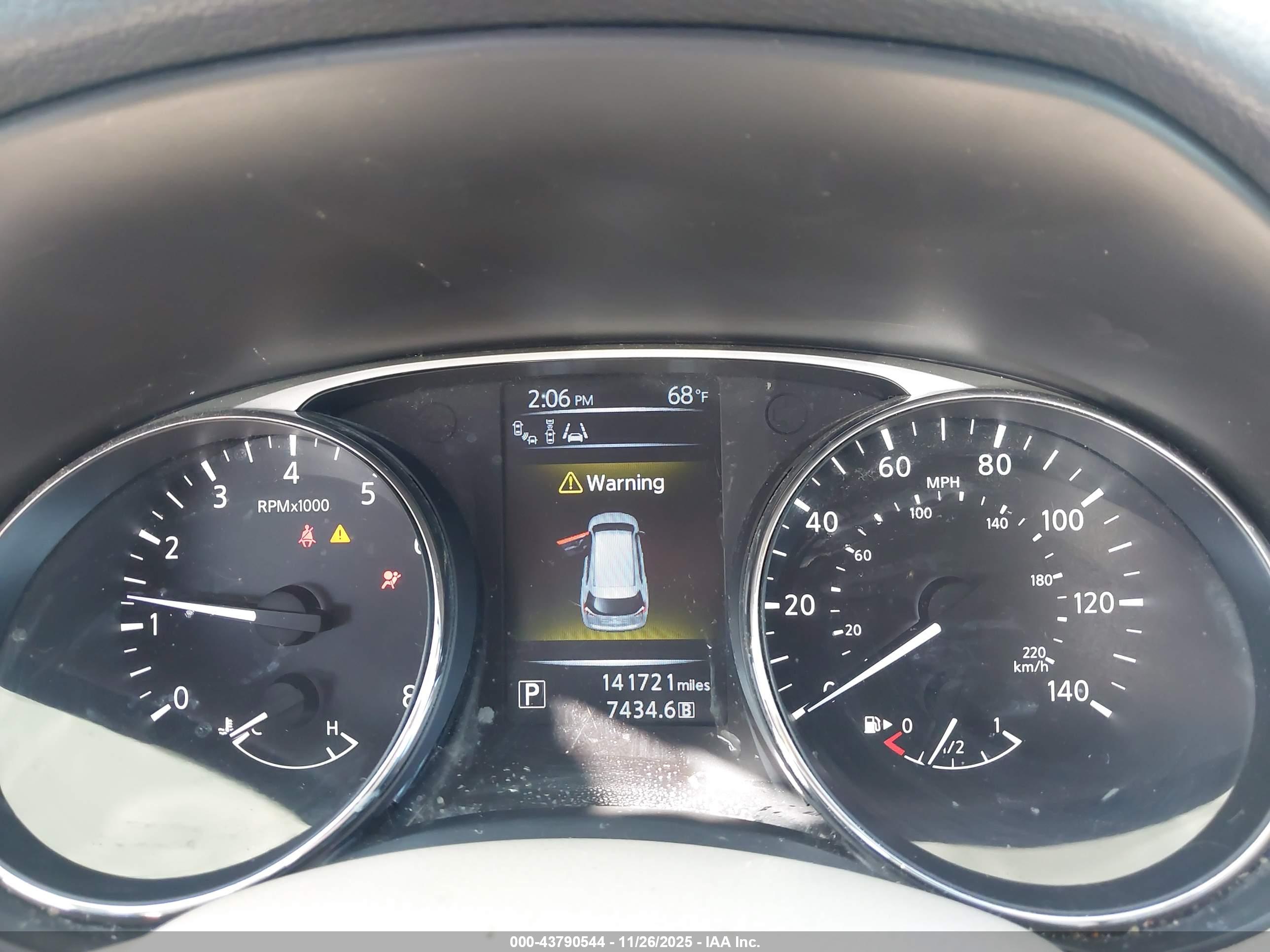 NISSAN ROGUE image 7