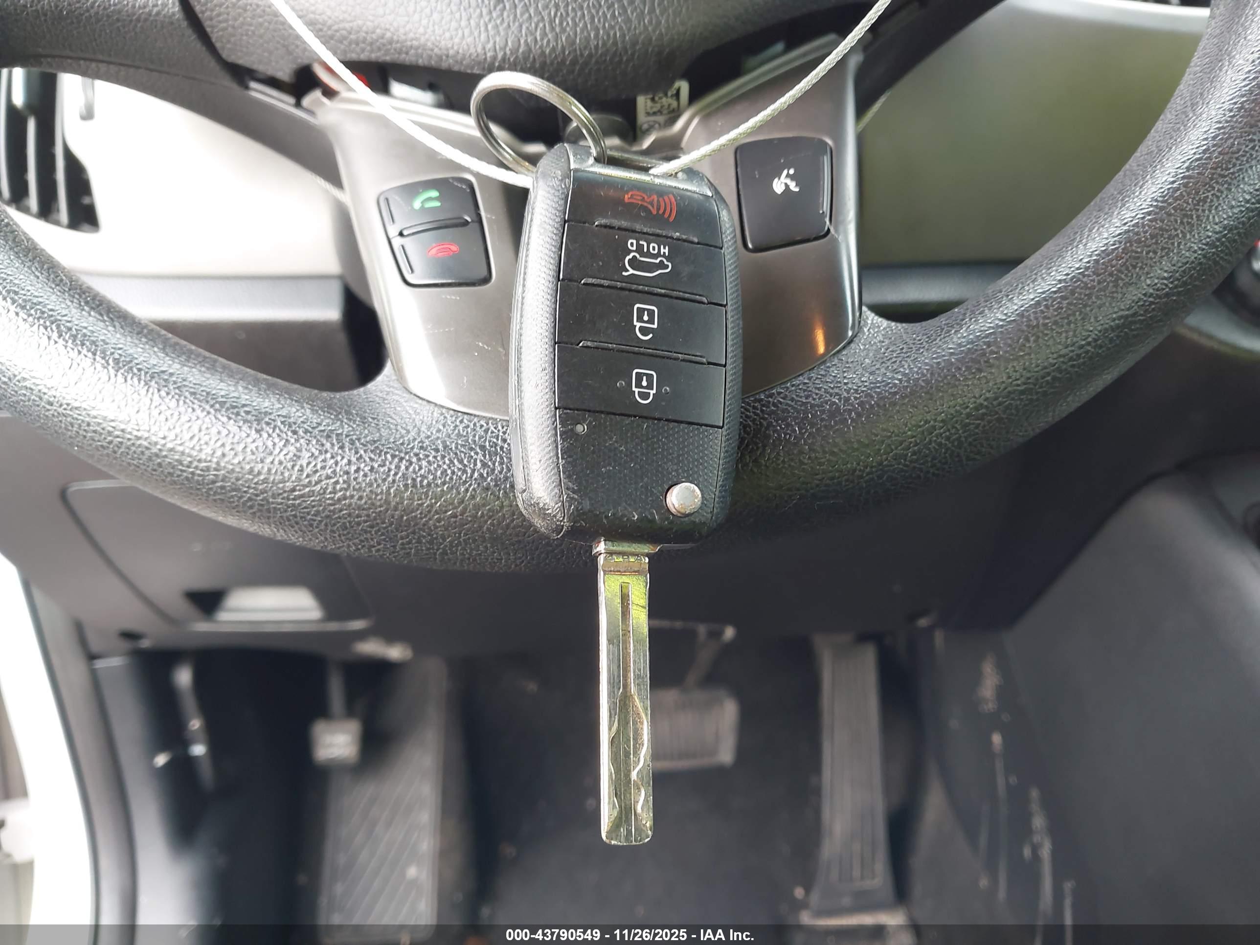 KIA SPORTAGE image 11