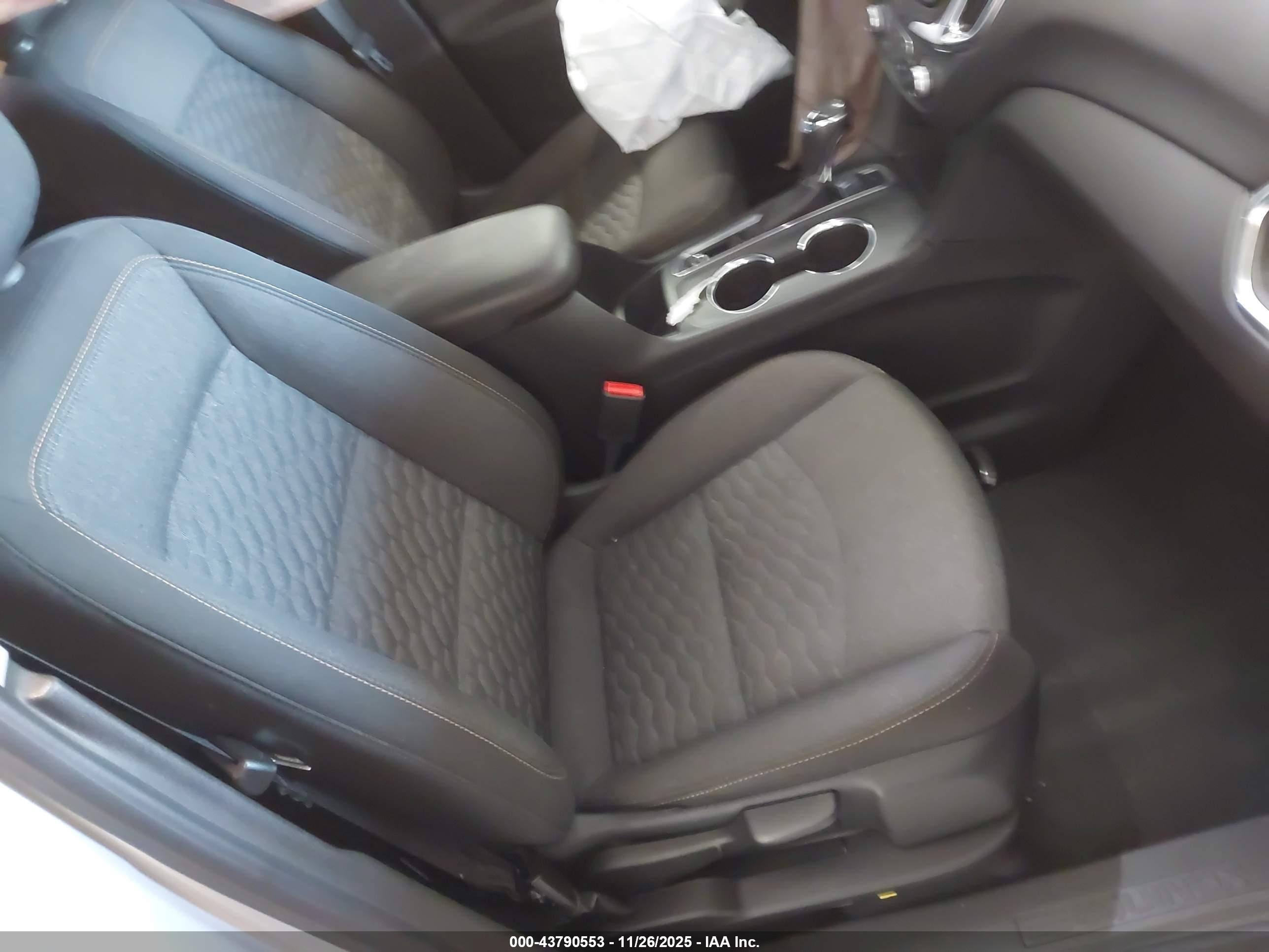 CHEVROLET EQUINOX image 5