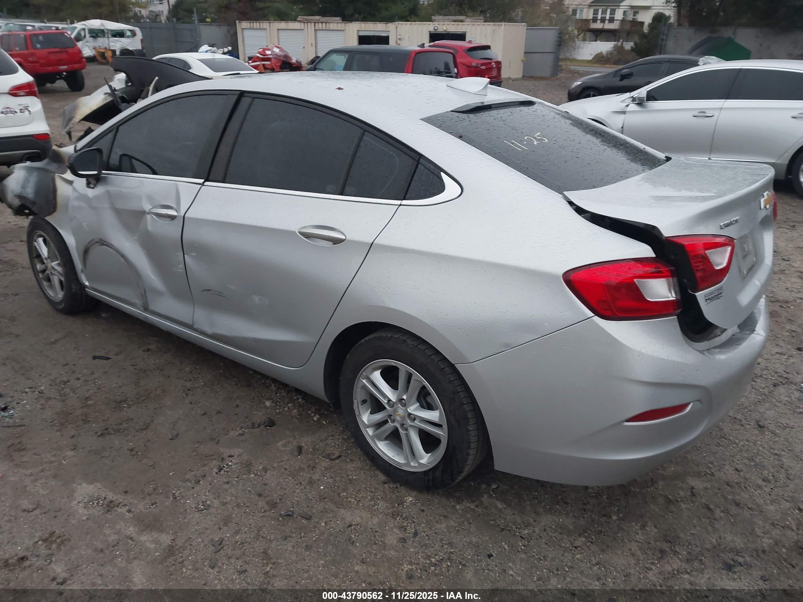 CHEVROLET CRUZE image 3