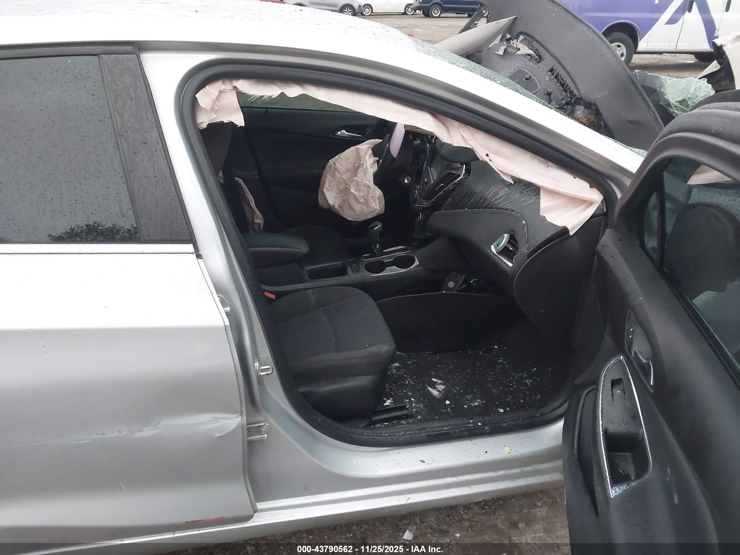 CHEVROLET CRUZE image 5
