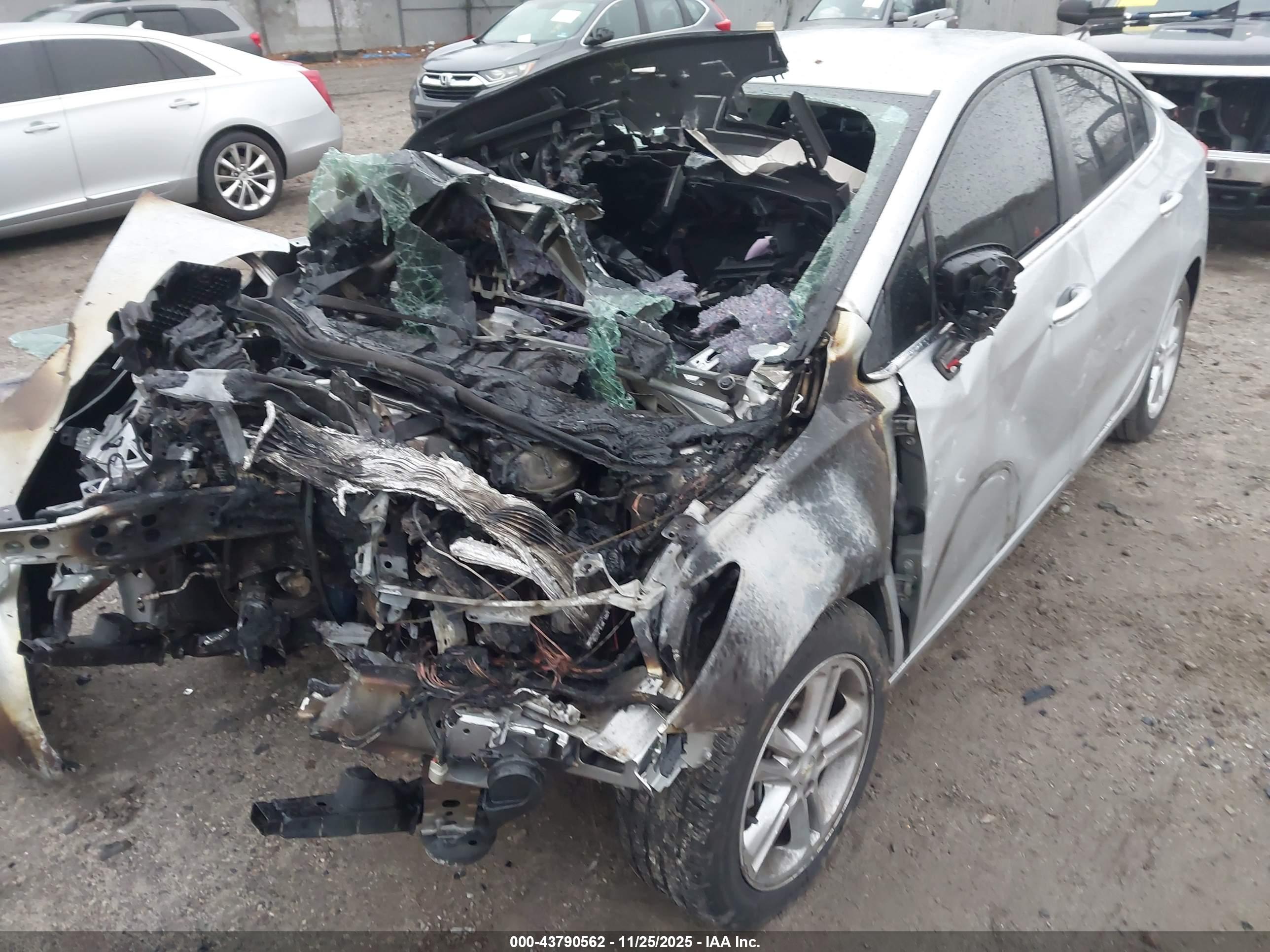 CHEVROLET CRUZE image 6