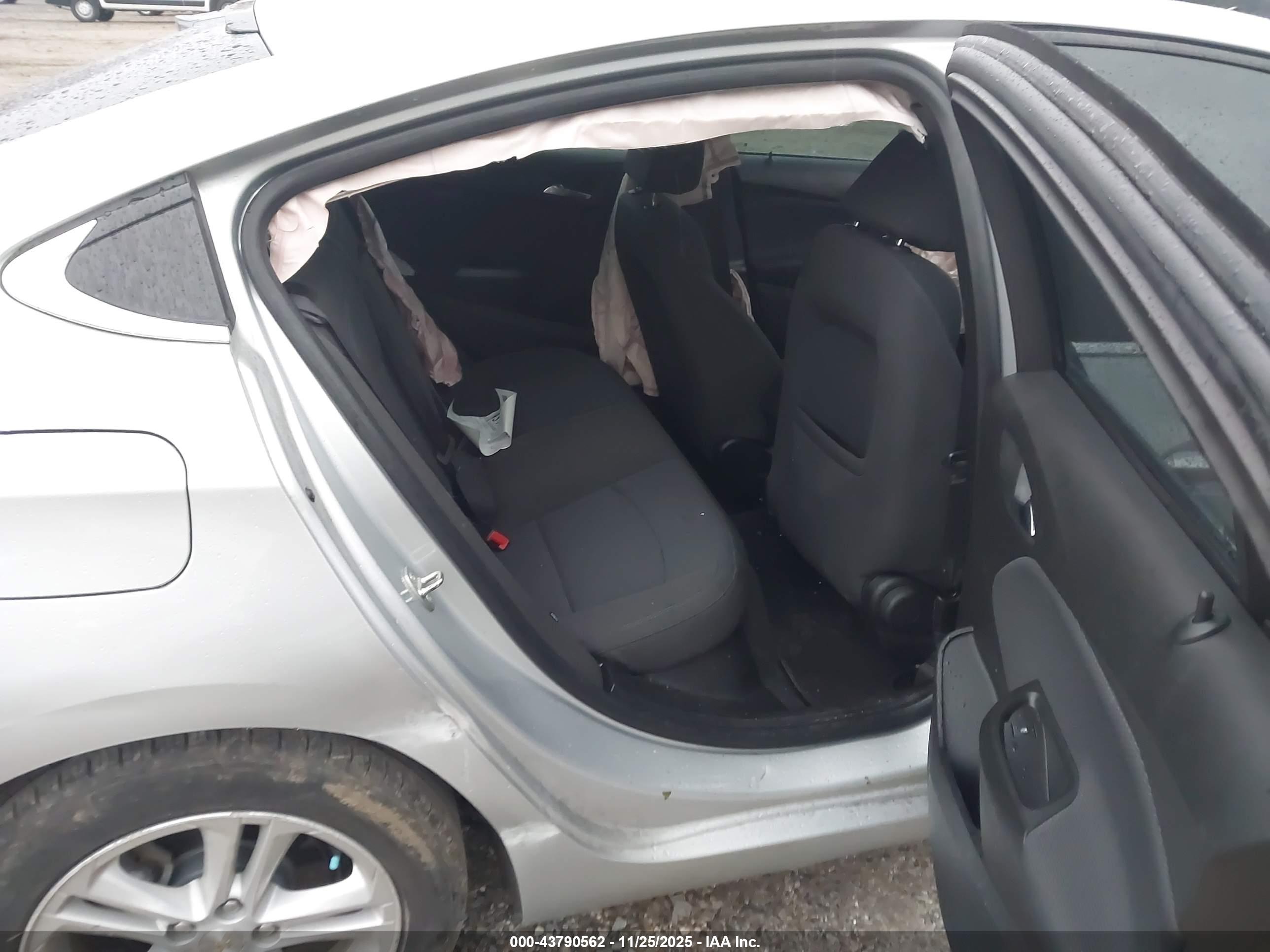 CHEVROLET CRUZE image 8