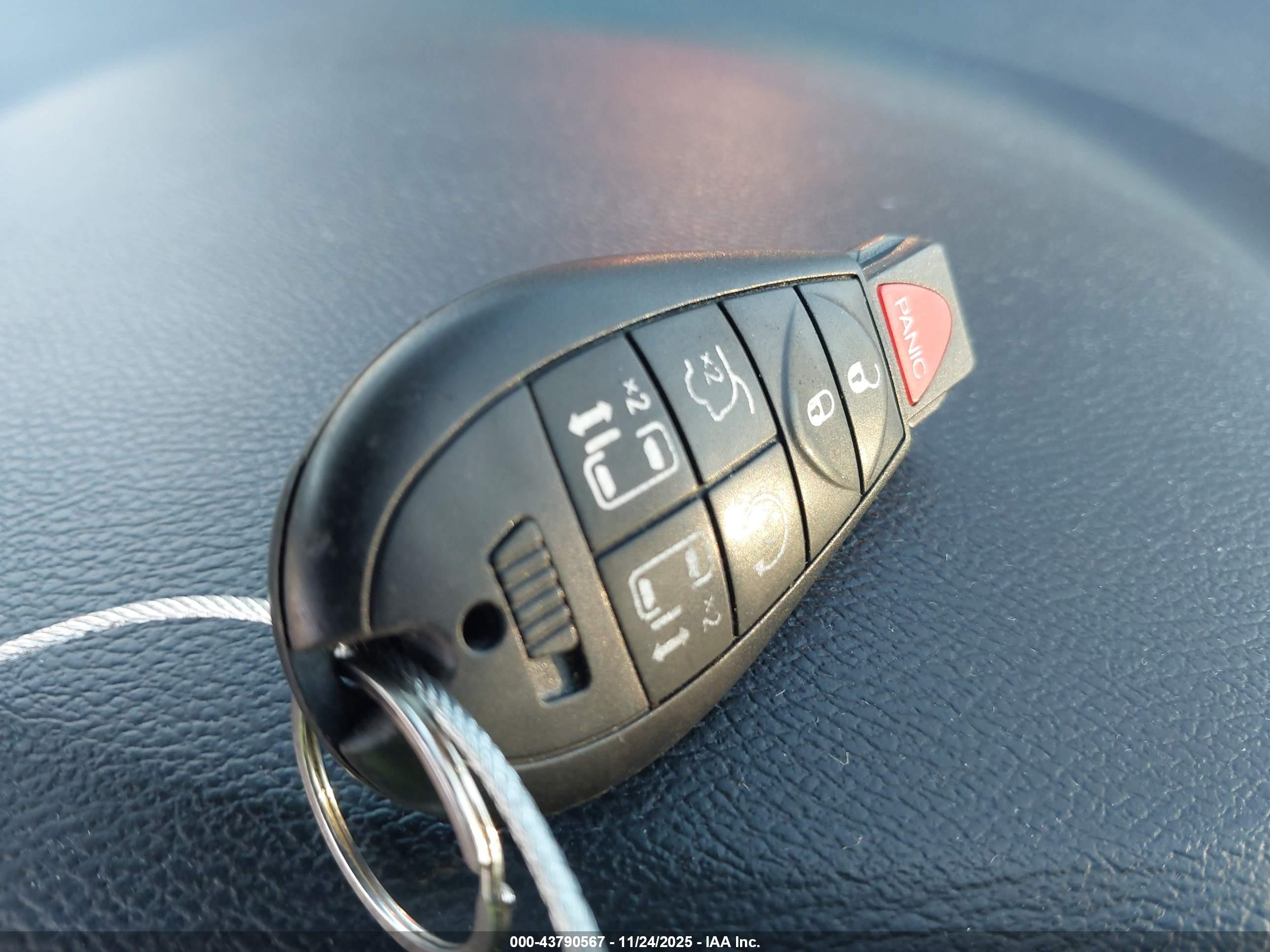 CHRYSLER TOWN image 11