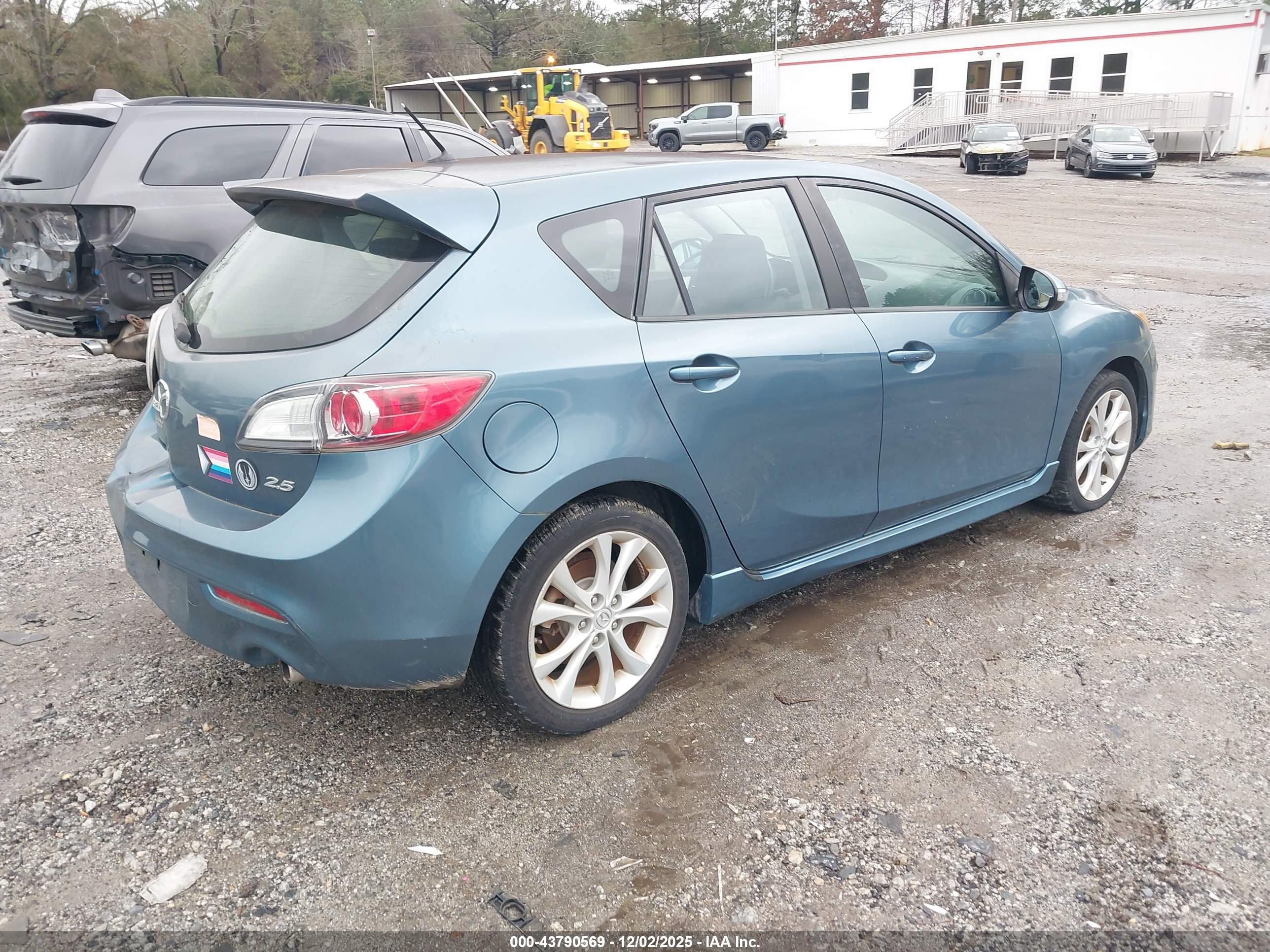 MAZDA MAZDA3 image 4